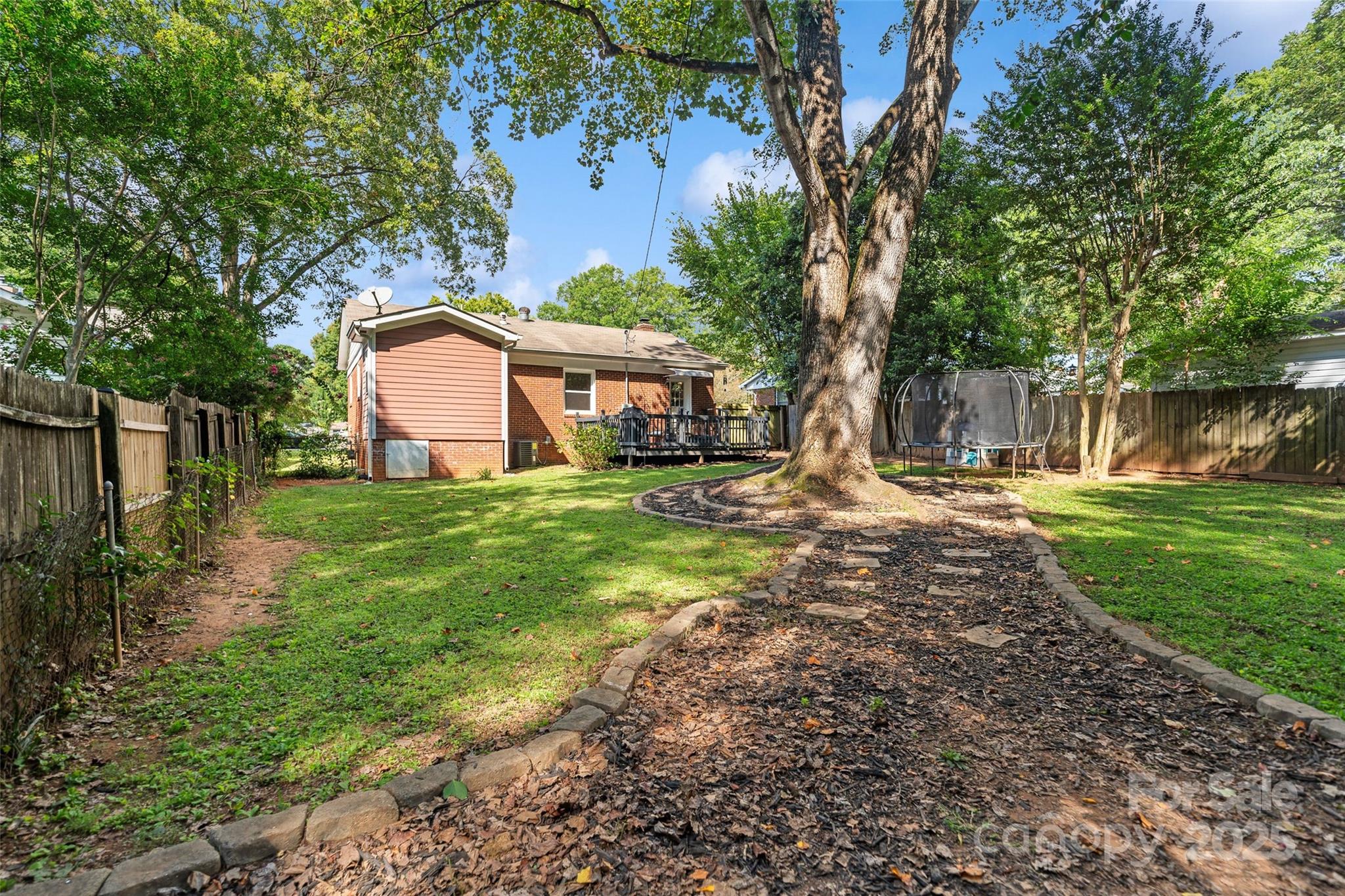 2932 Enfield Road Property Photo 33