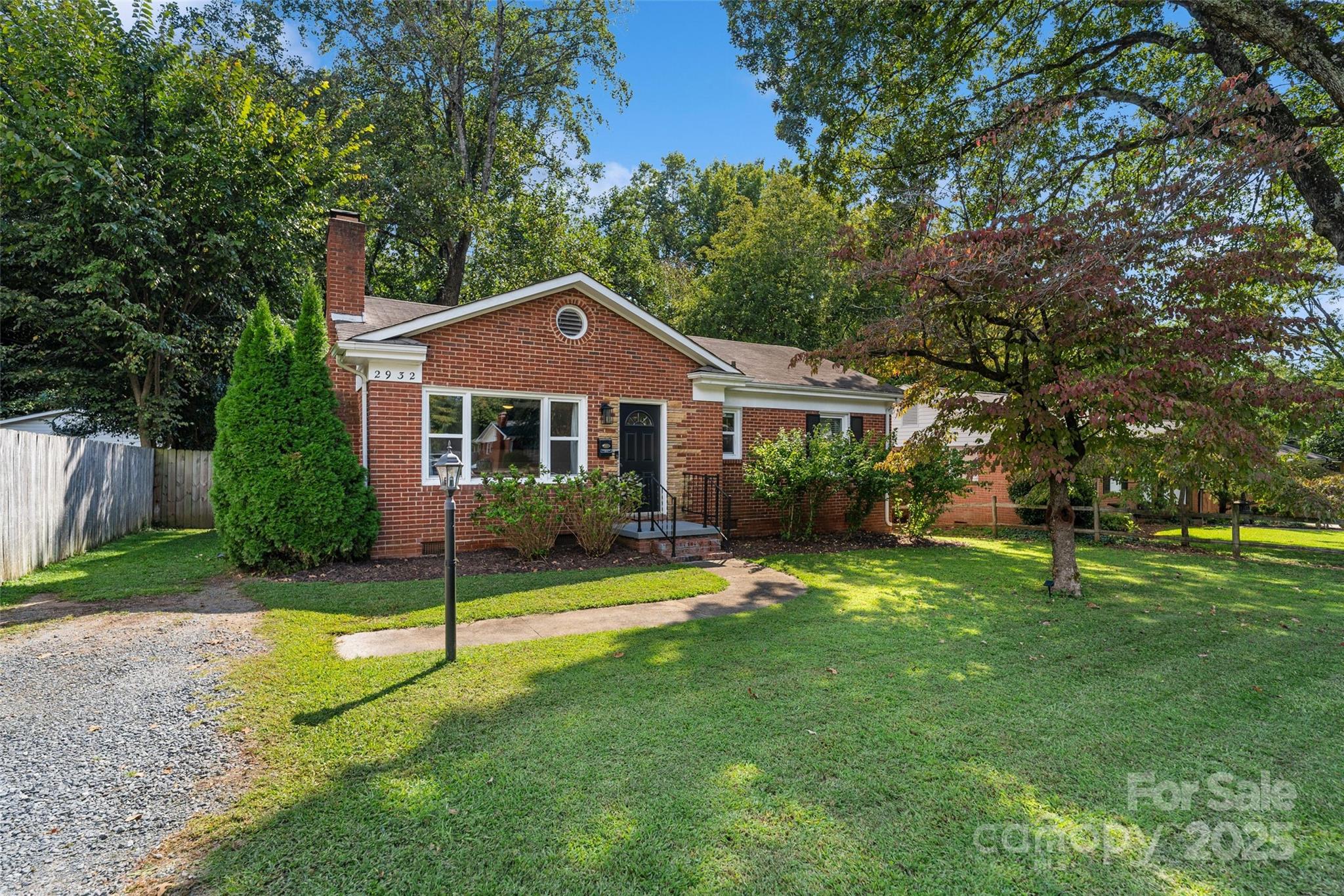 2932 Enfield Road Property Photo 35