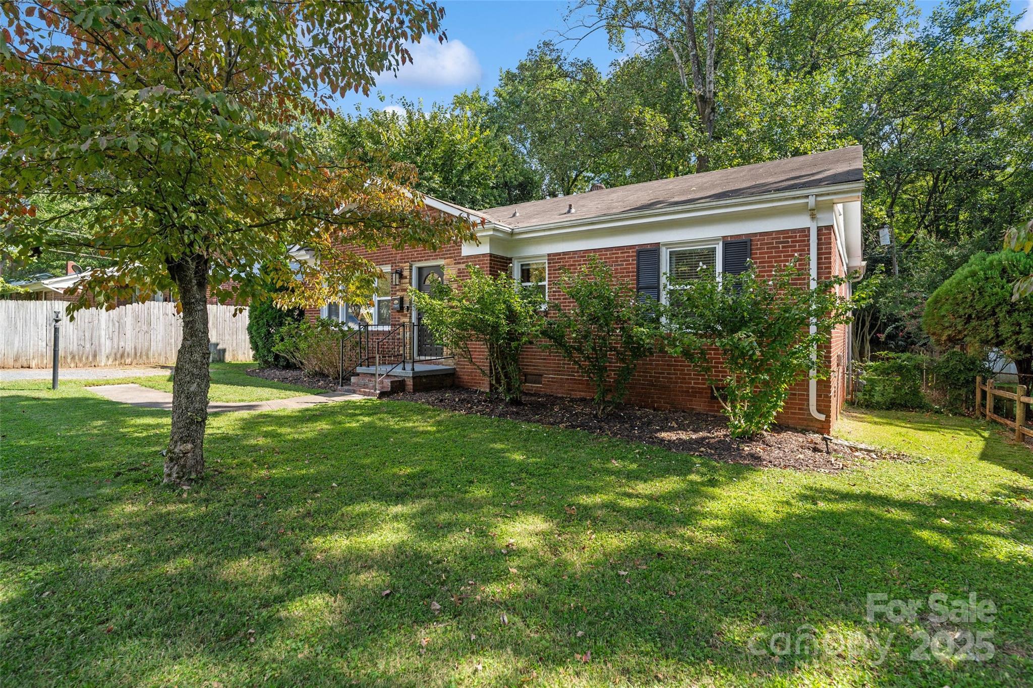 2932 Enfield Road Property Photo 36