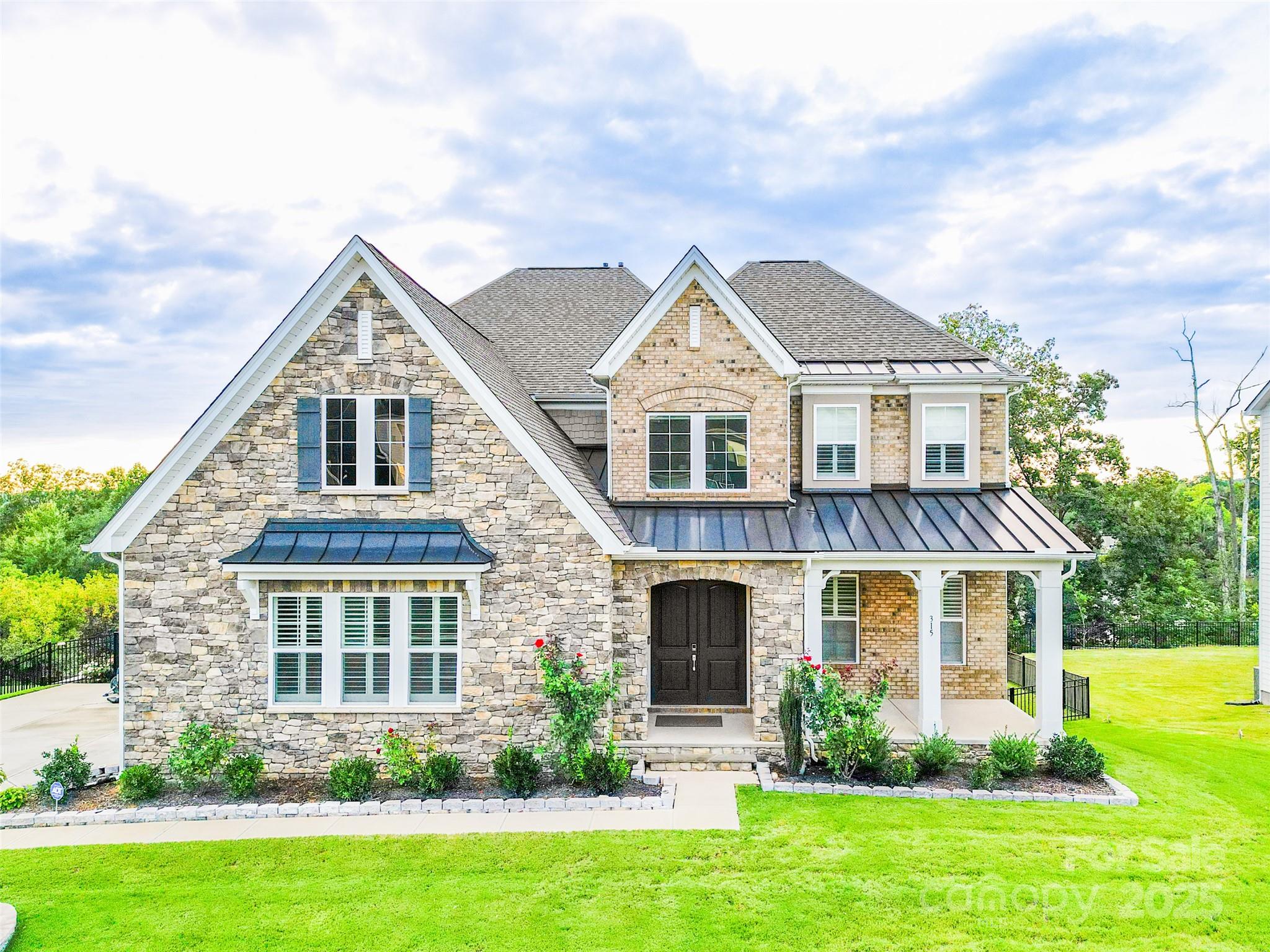 315 W Waterlynn Road Property Photo 2