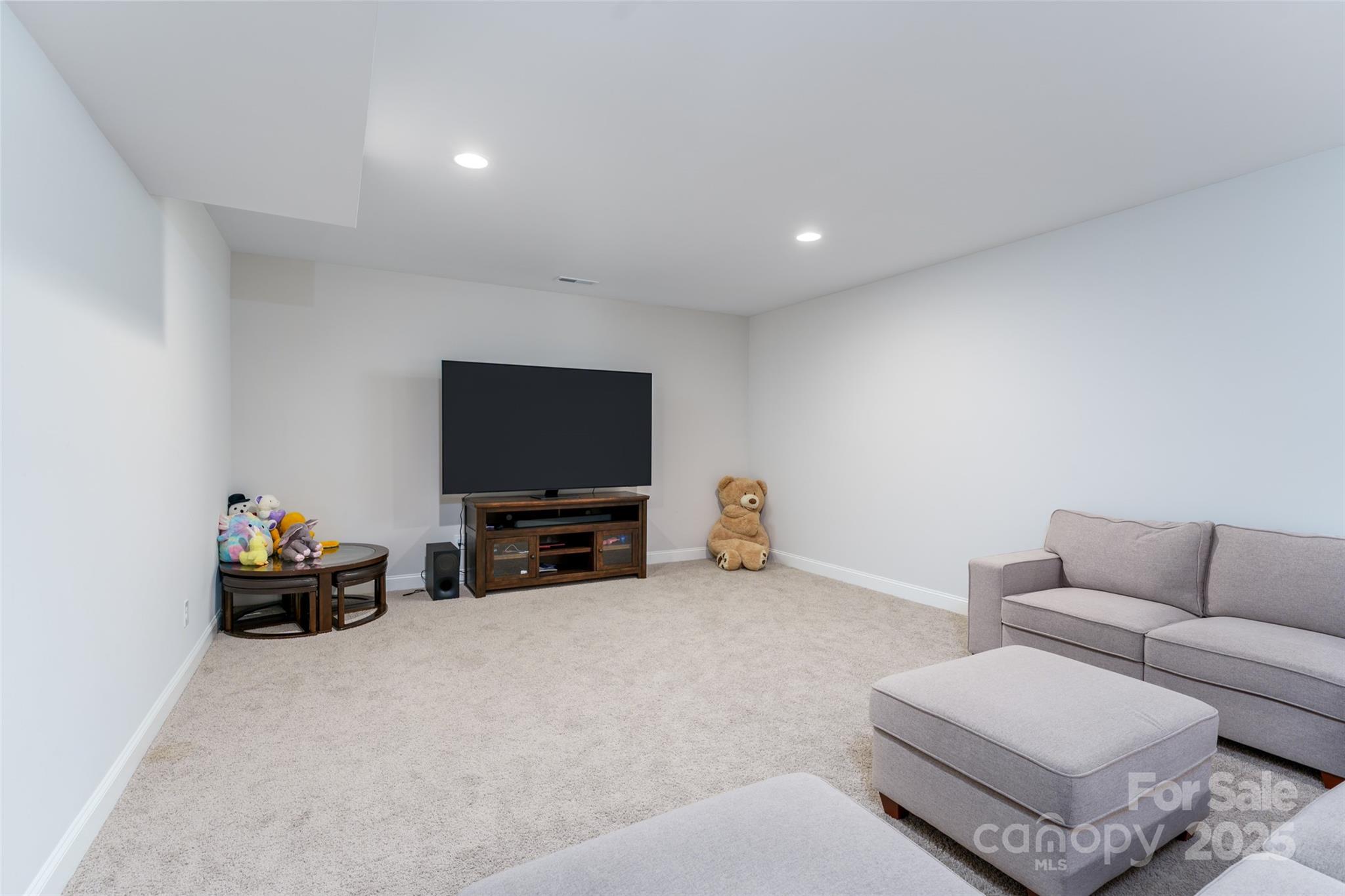 315 W Waterlynn Road Property Photo 32