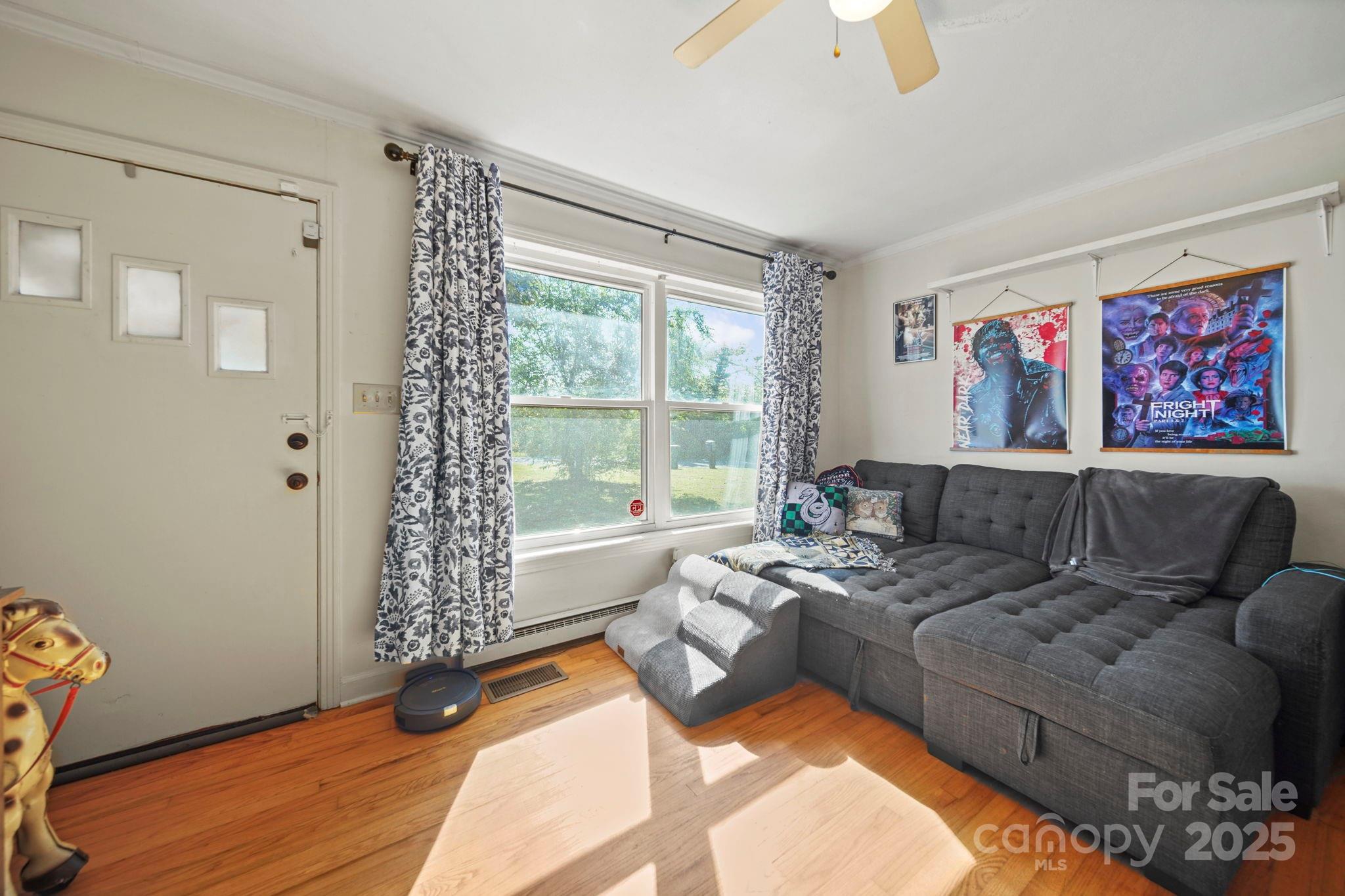 2189 Mary Street Property Photo 3