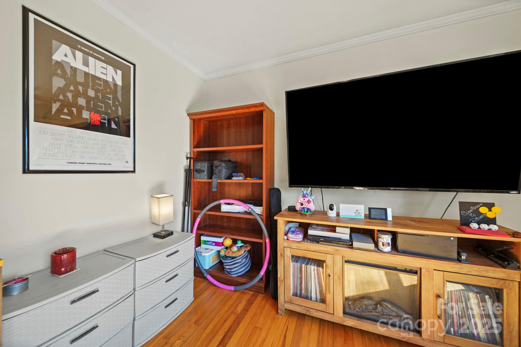 2189 Mary Street Property Photo 5