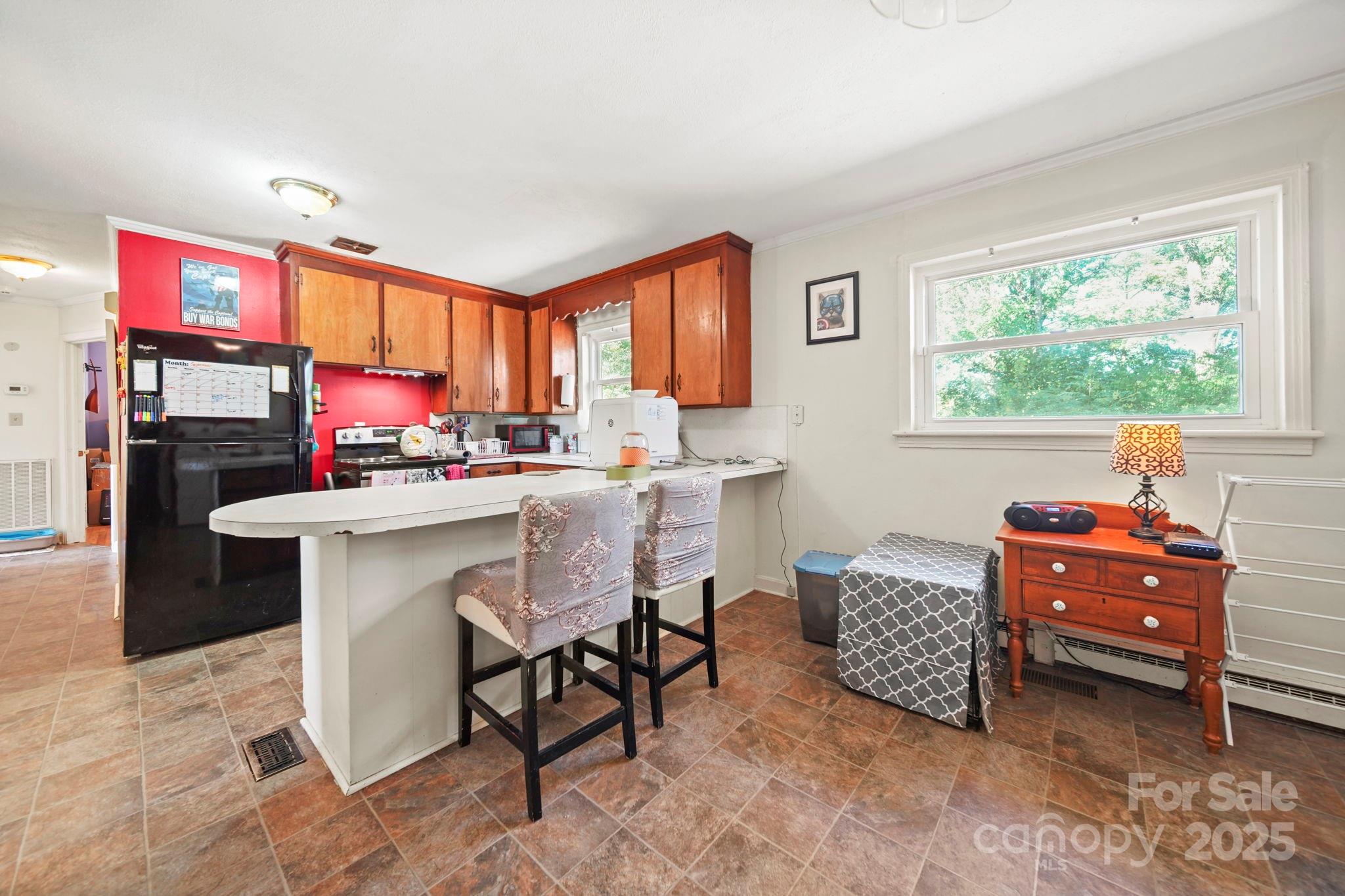 2189 Mary Street Property Photo 7