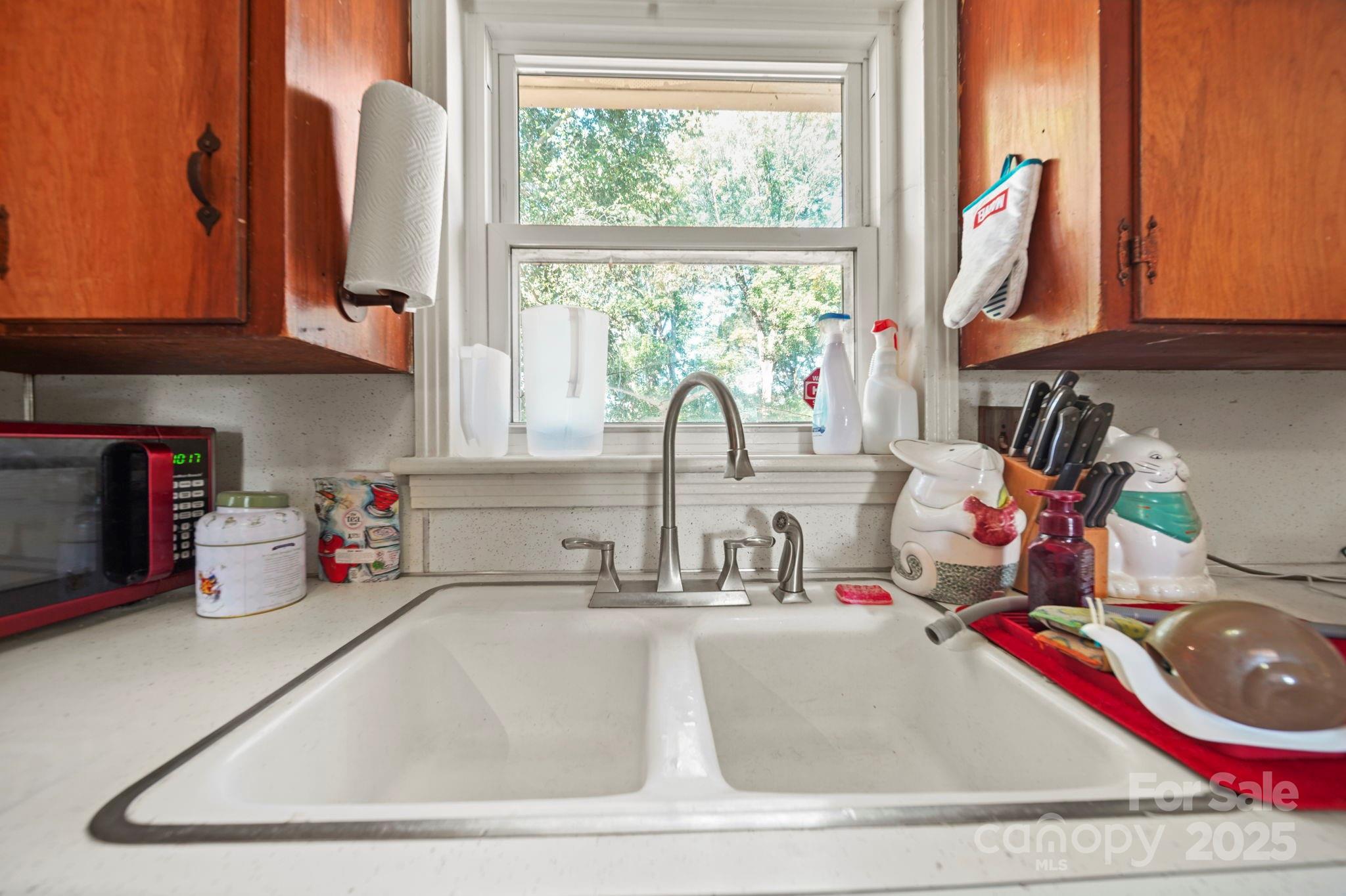 2189 Mary Street Property Photo 10