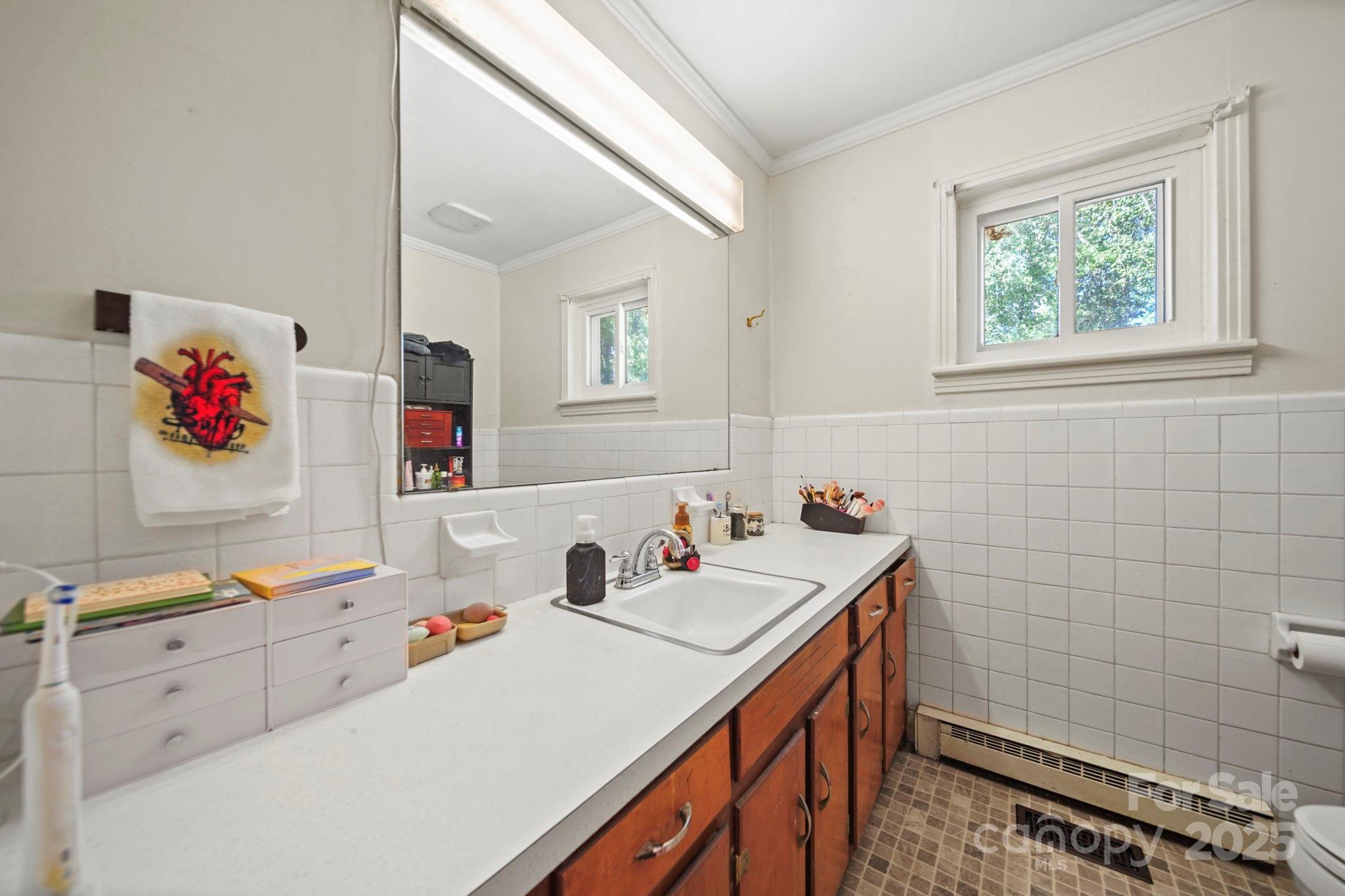 2189 Mary Street Property Photo 14