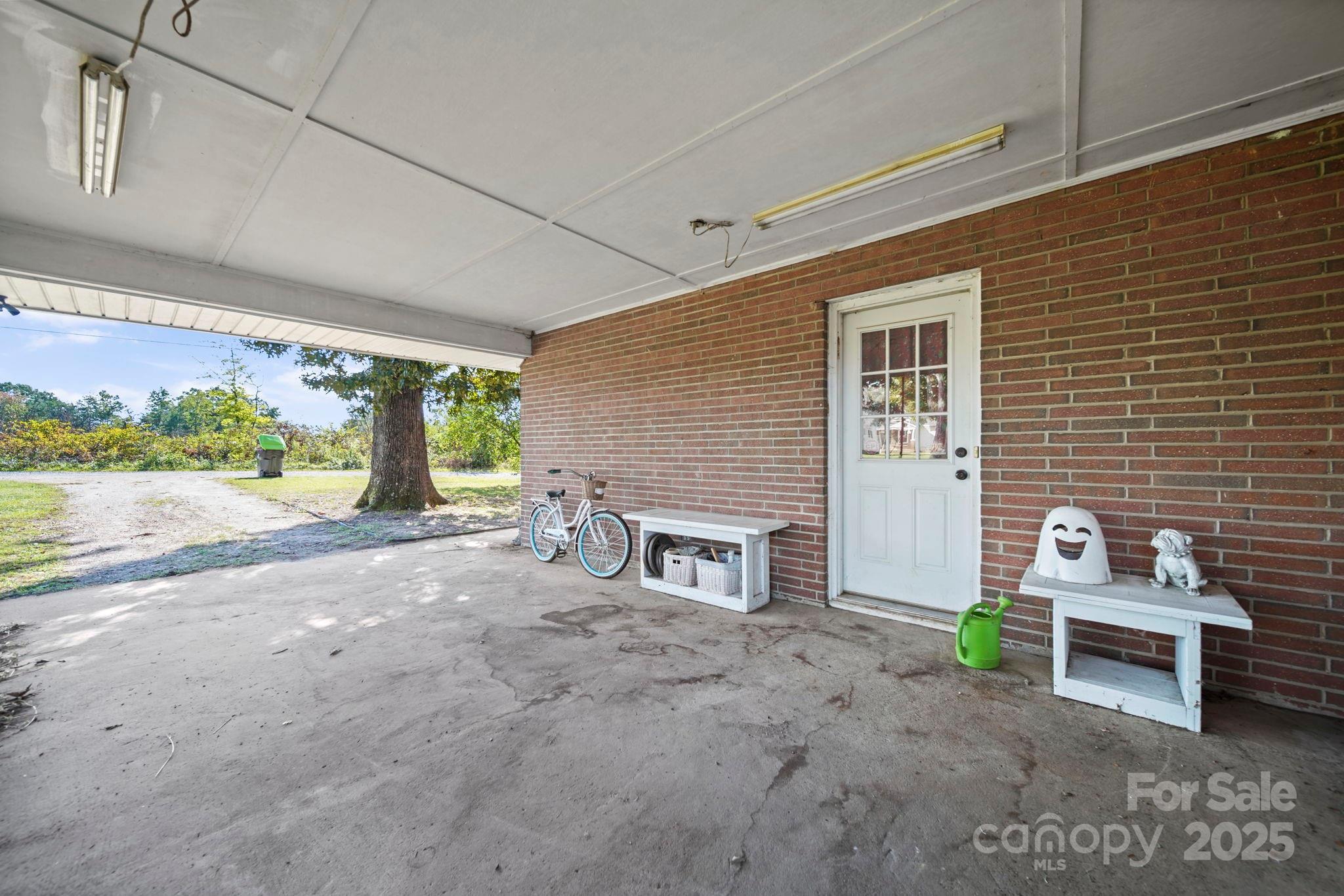 2189 Mary Street Property Photo 20