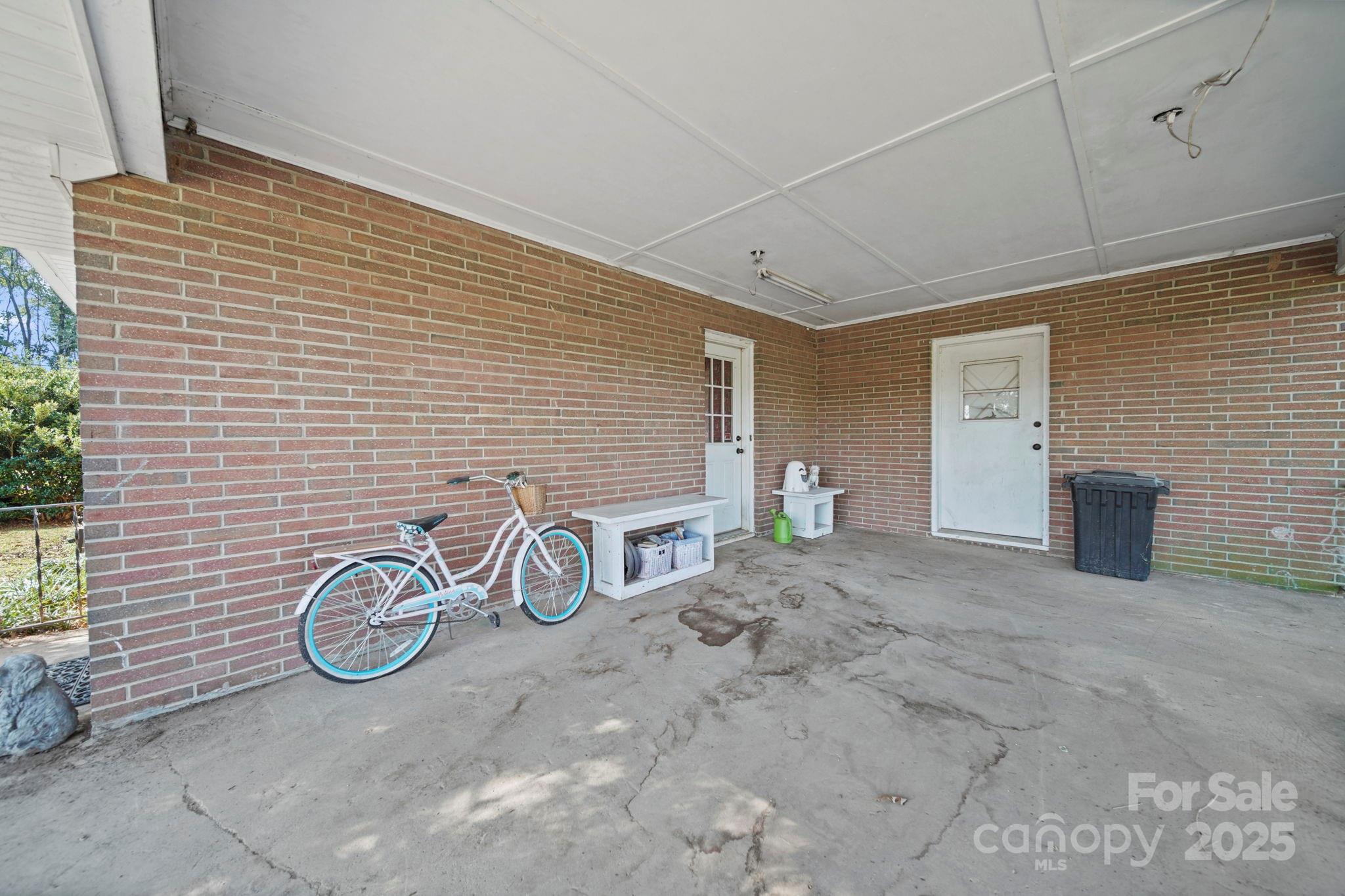 2189 Mary Street Property Photo 21