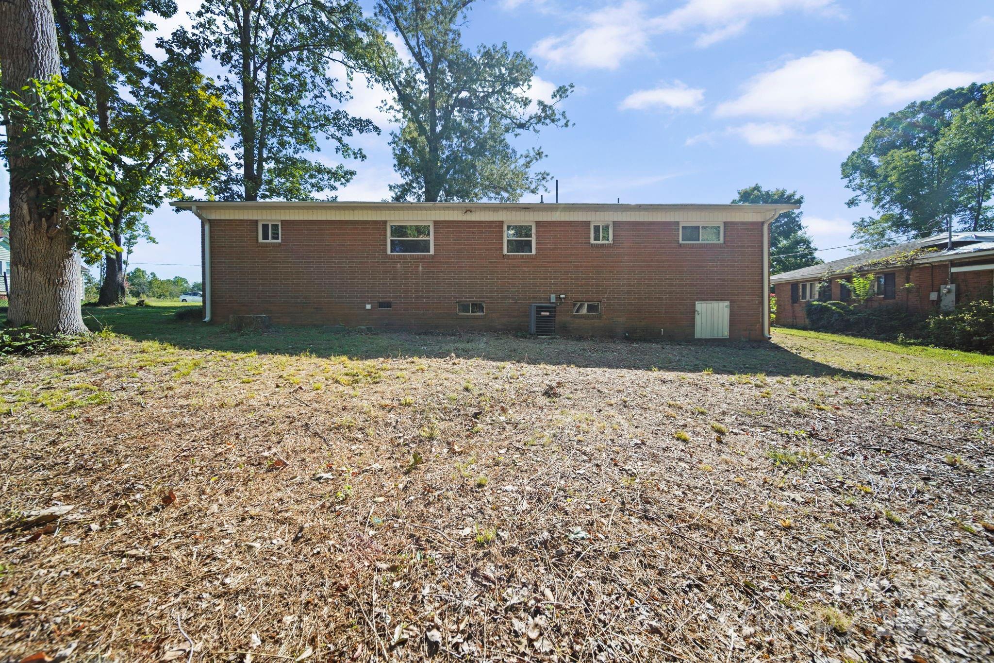 2189 Mary Street Property Photo 25