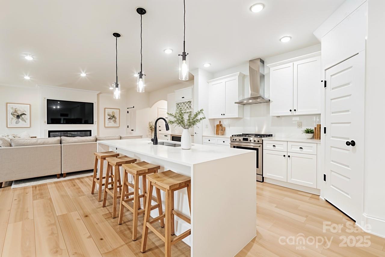 8315 Adrian Court Property Photo 3