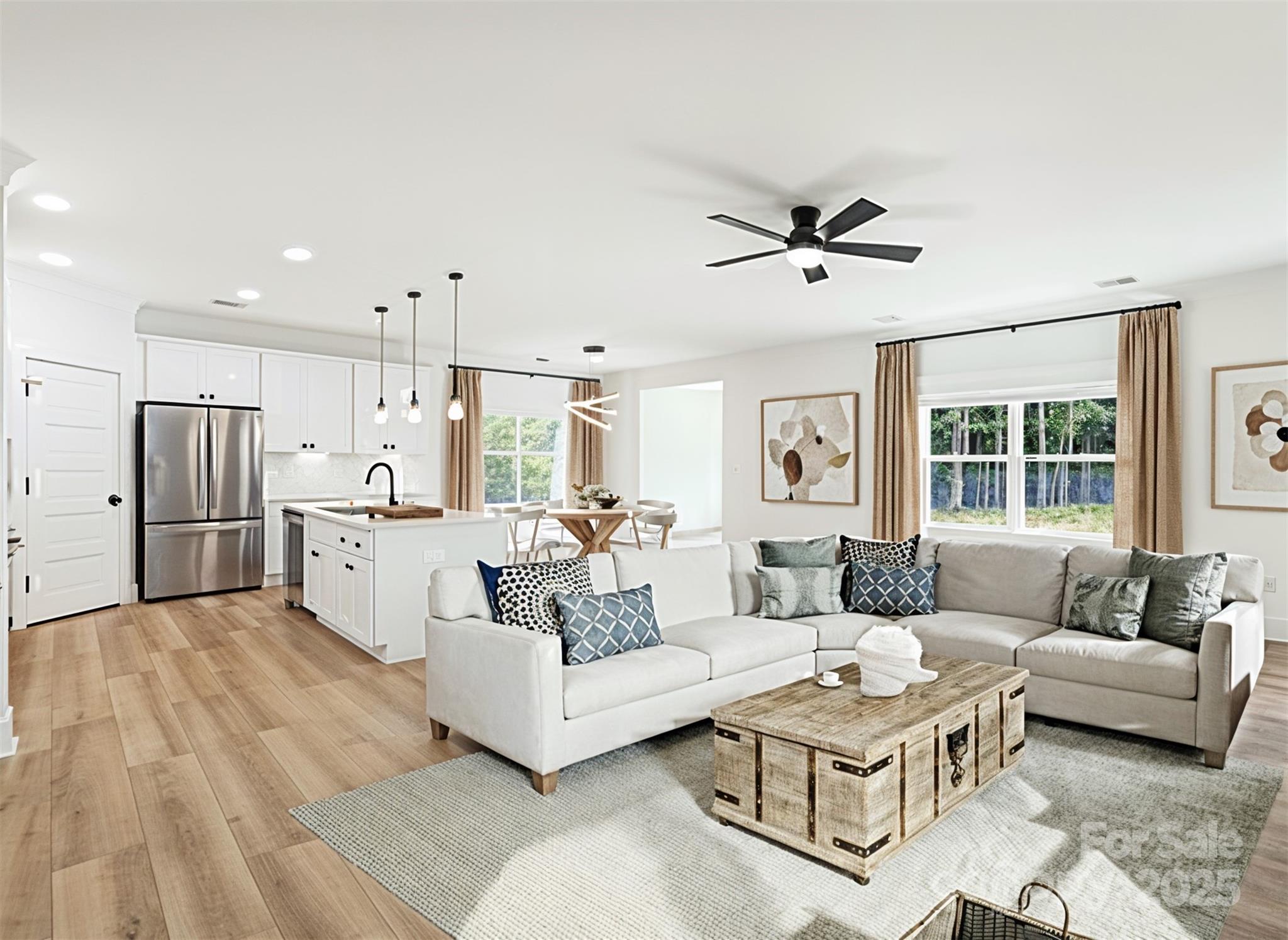 8315 Adrian Court Property Photo 7