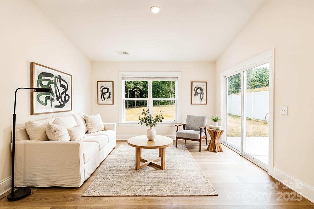 8315 Adrian Court Property Photo 8