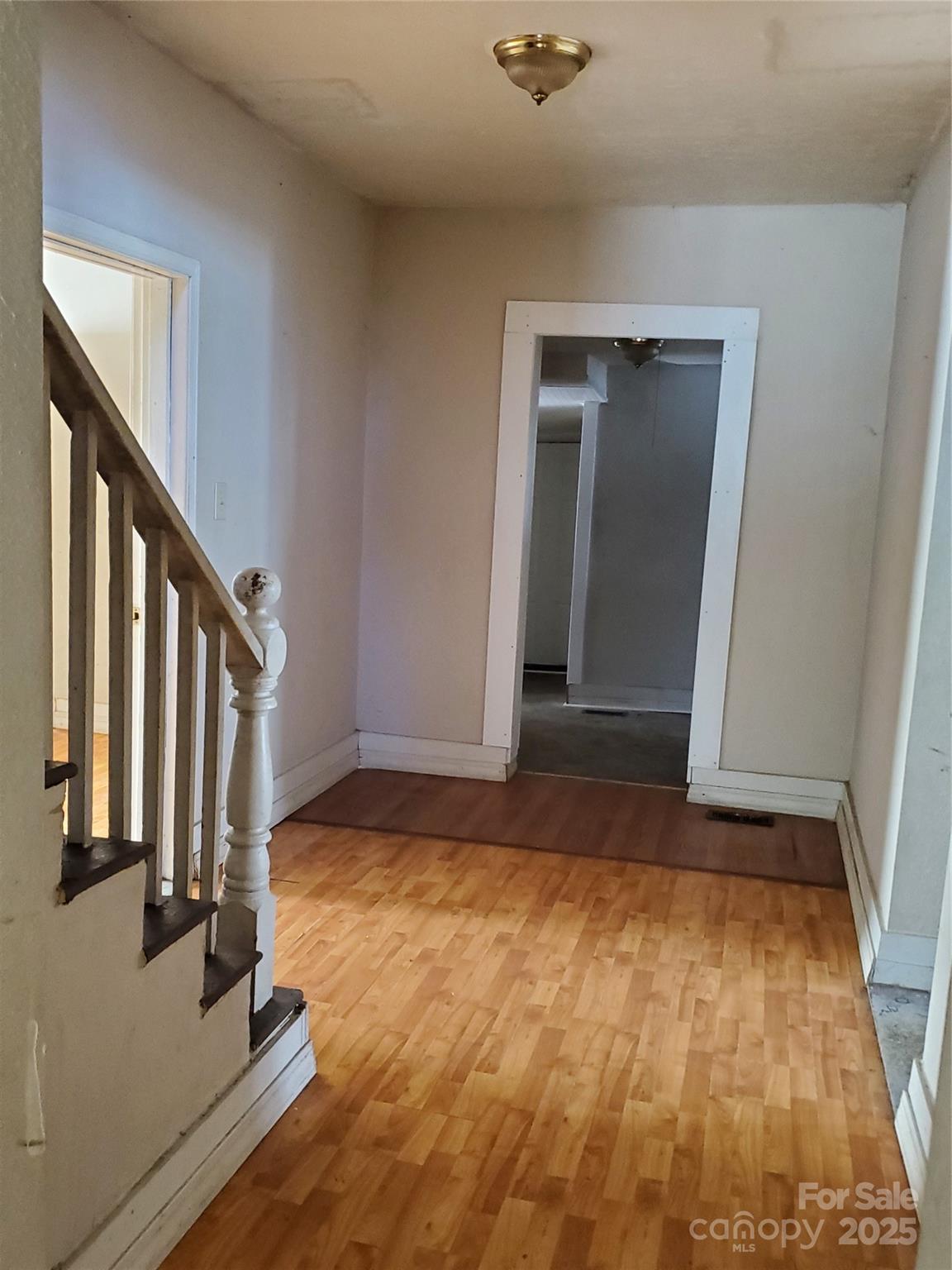 414 S Rowan Avenue Property Photo 3