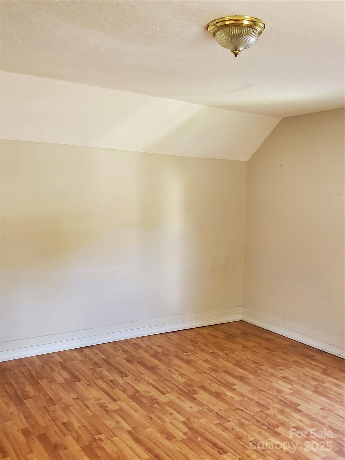 414 S Rowan Avenue Property Photo 14