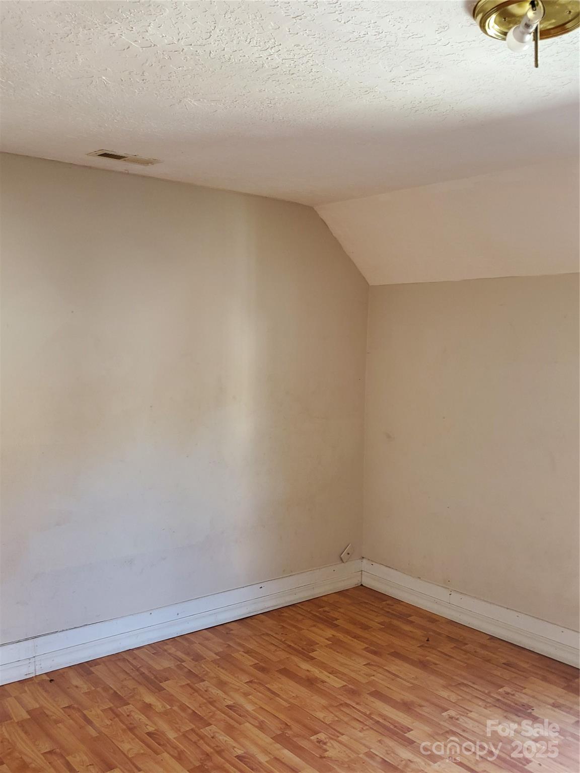 414 S Rowan Avenue Property Photo 15