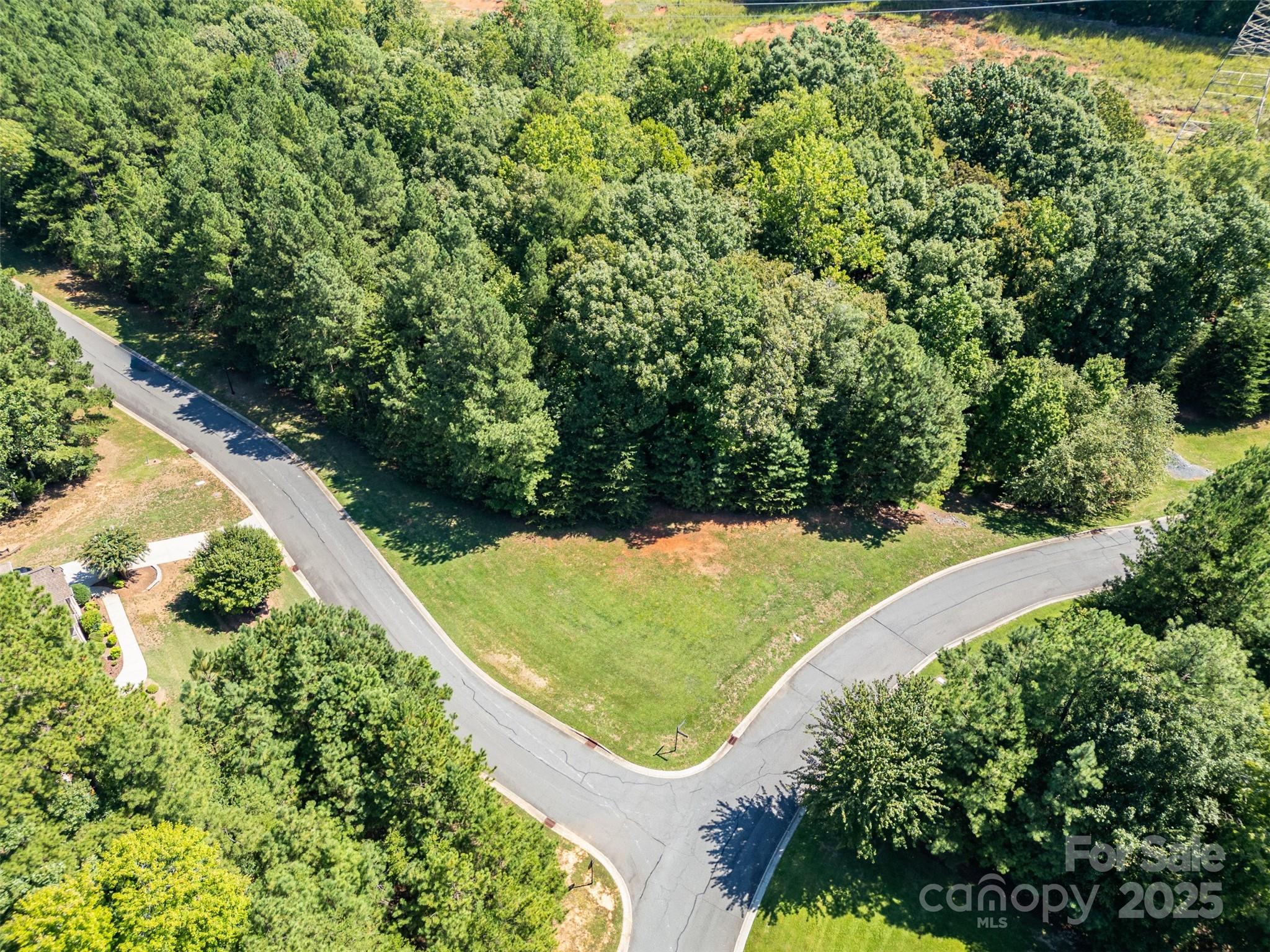 3000 Ashwood Park Property Photo 1