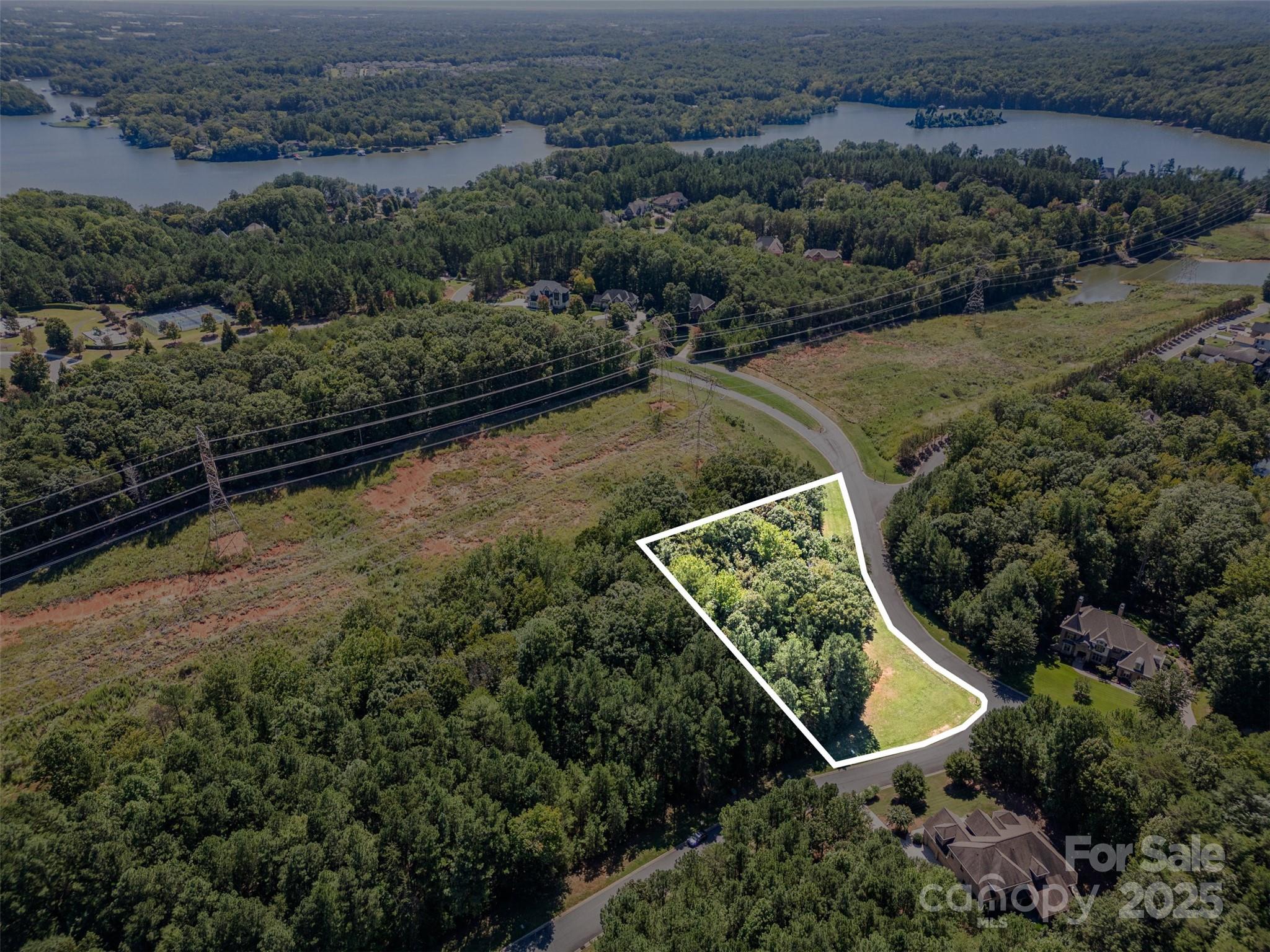 3000 Ashwood Park Property Photo 4