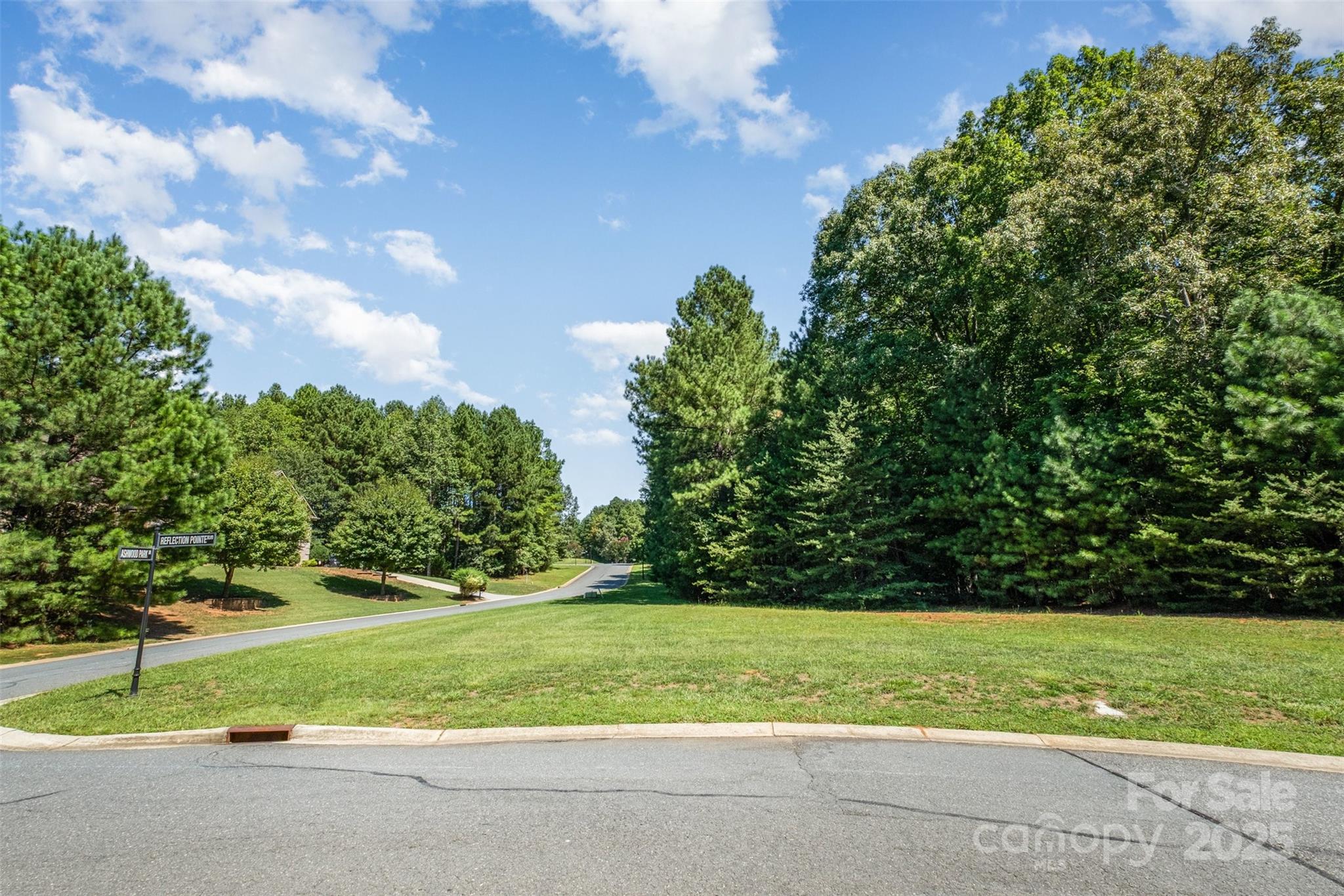 3000 Ashwood Park Property Photo 5