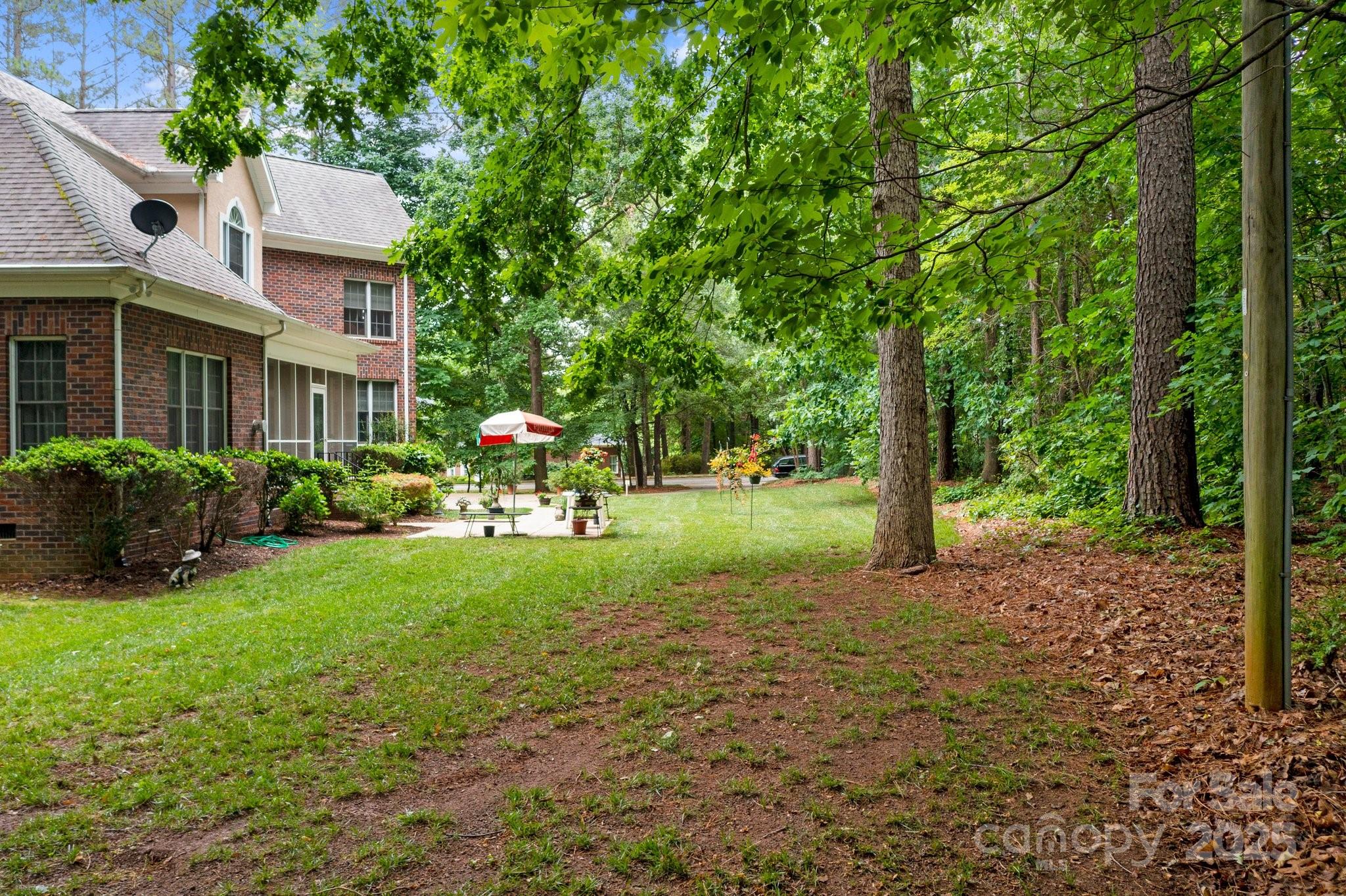 115 W Glenview Drive Property Photo 36