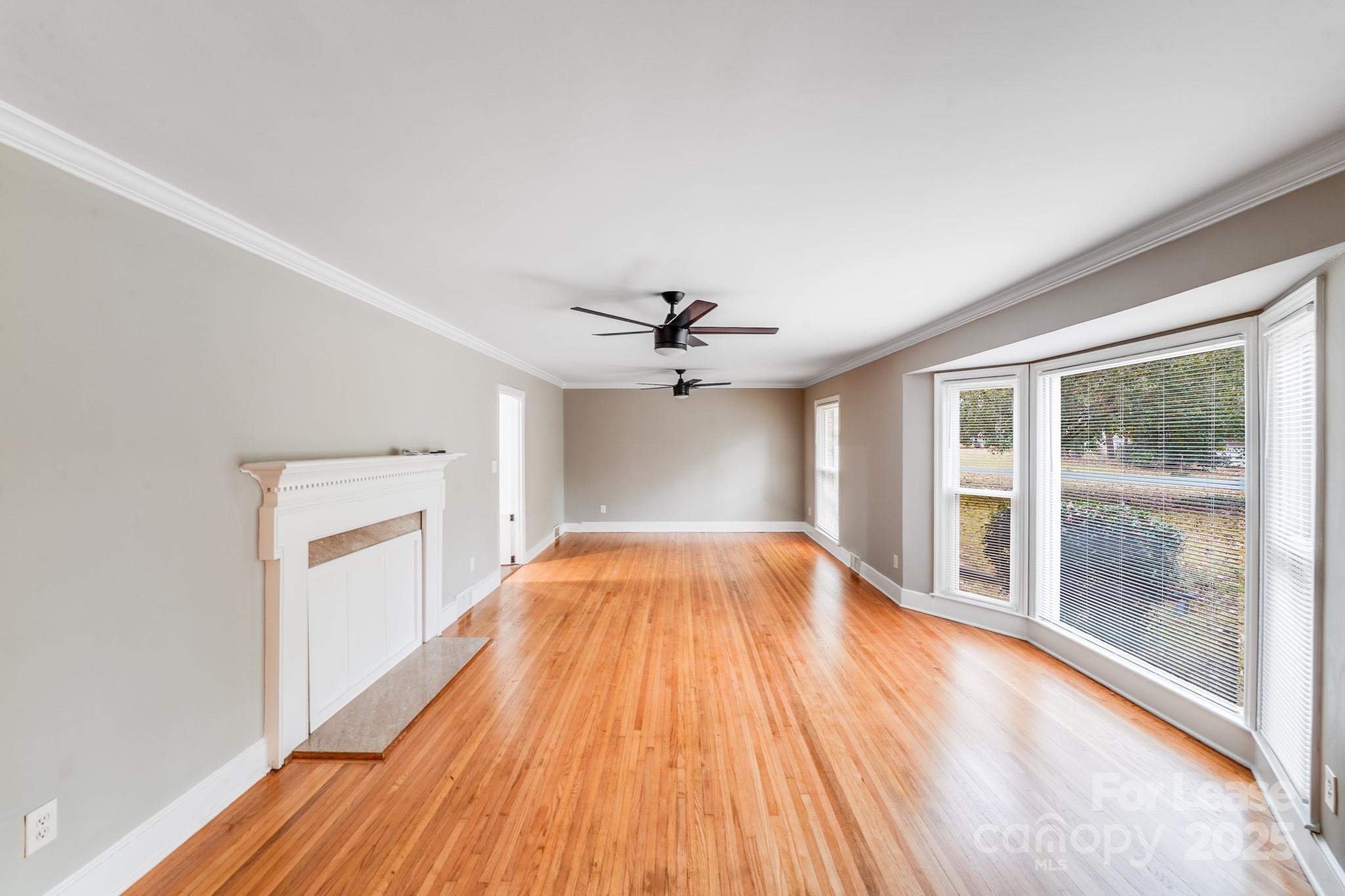 5600 Riviere Drive Property Photo 2