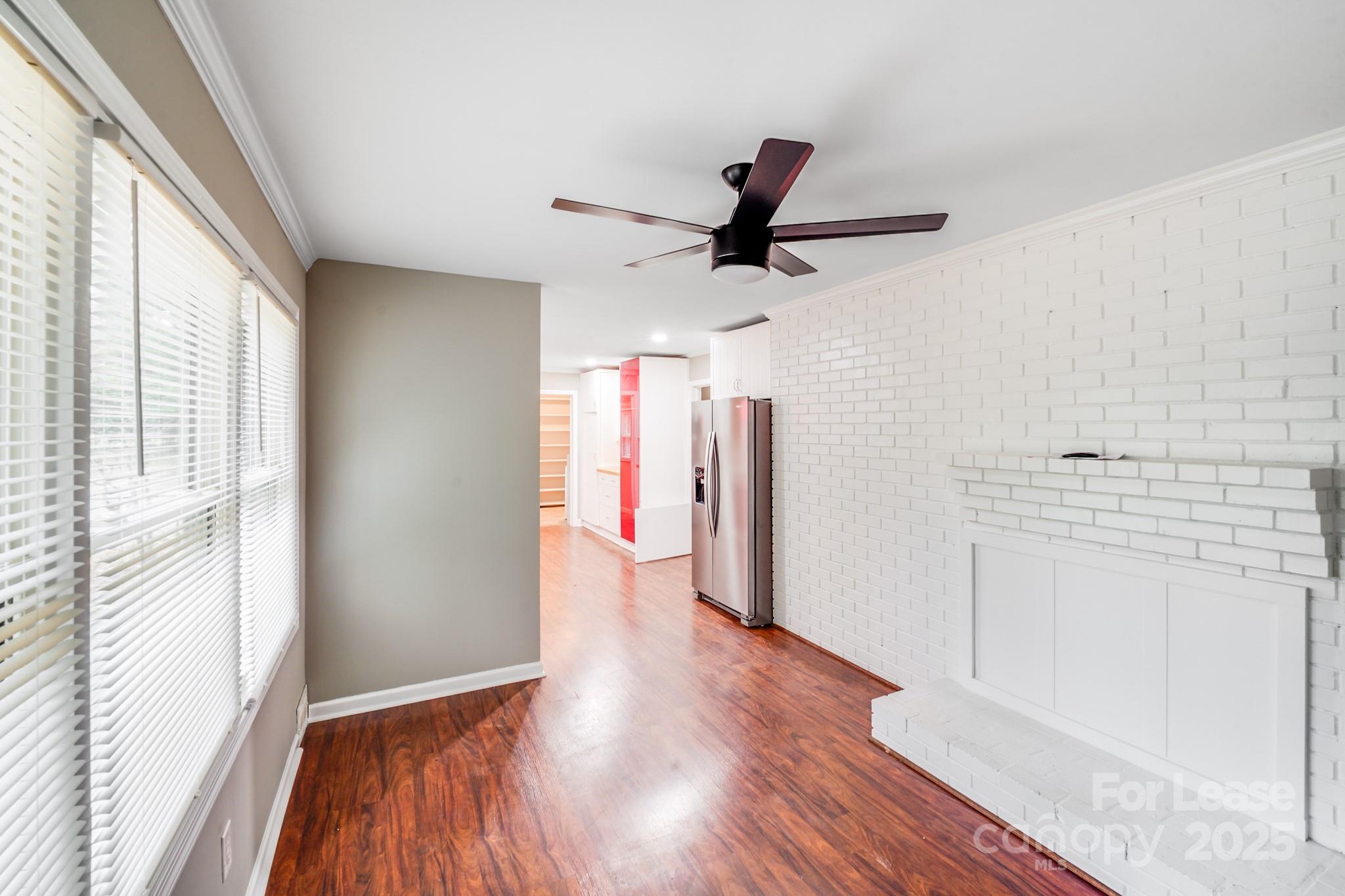 5600 Riviere Drive Property Photo 4