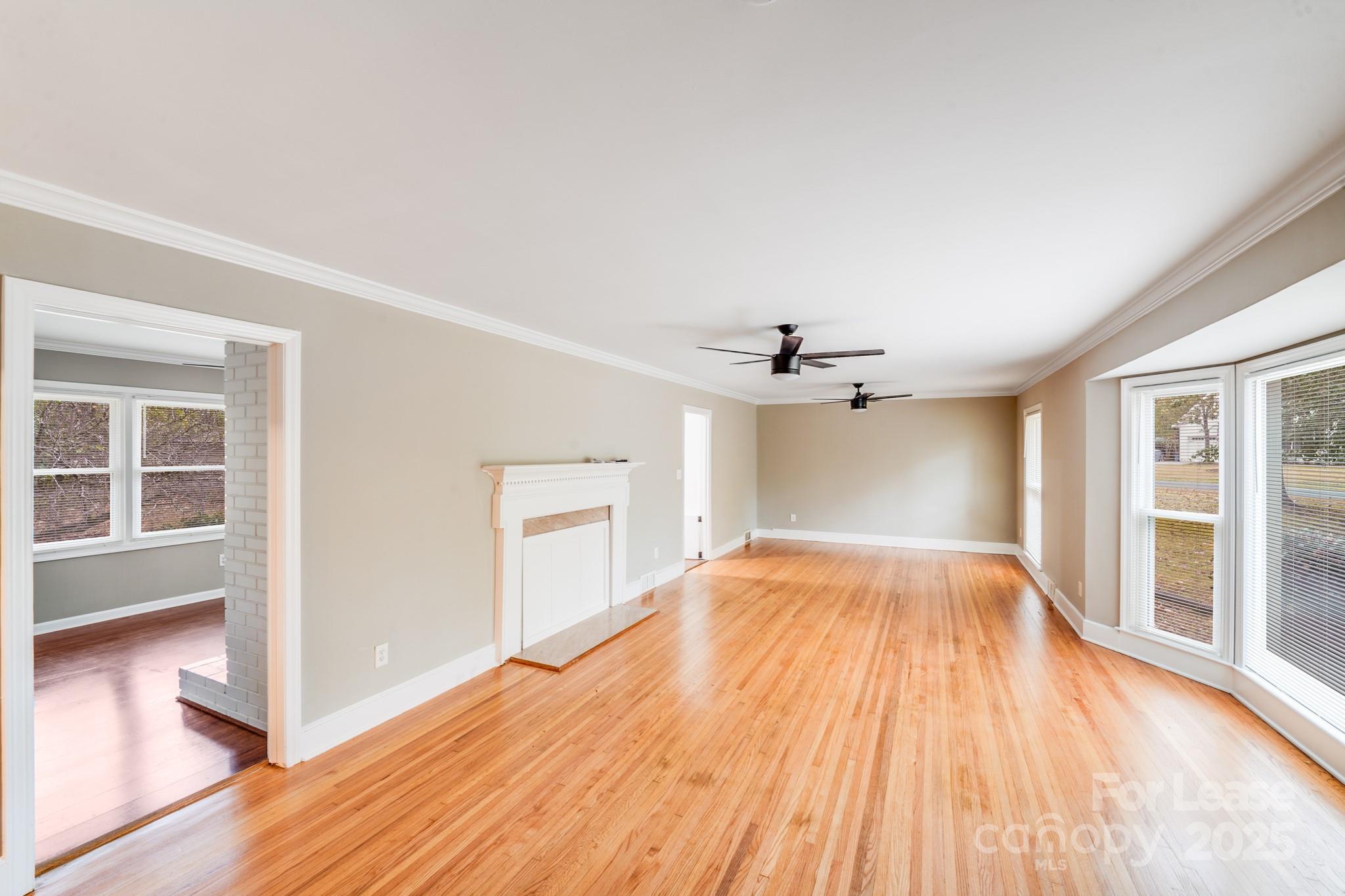 5600 Riviere Drive Property Photo 8