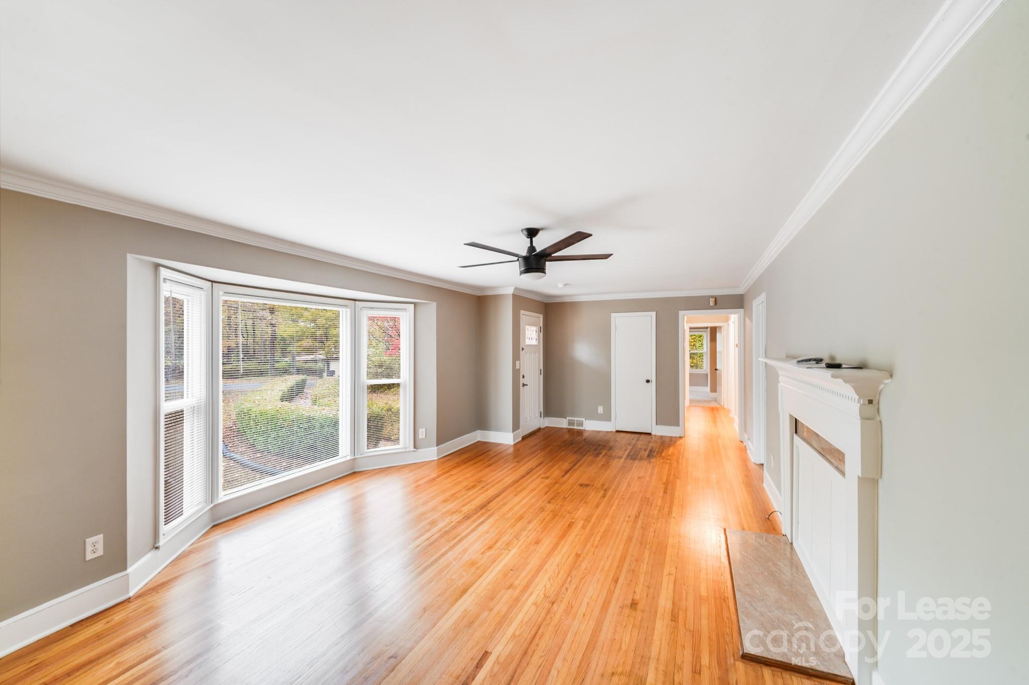 5600 Riviere Drive Property Photo 12