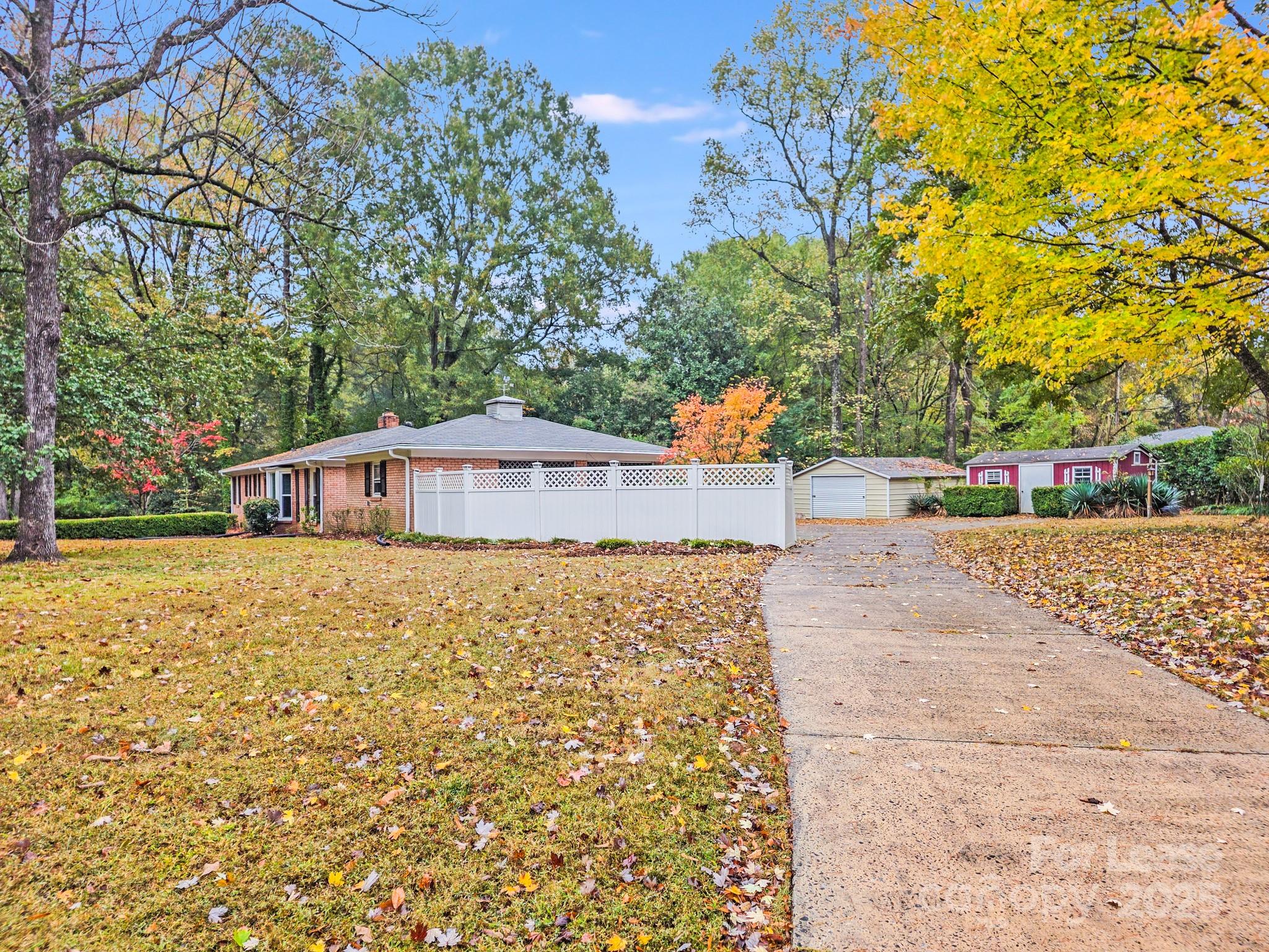 5600 Riviere Drive Property Photo 31