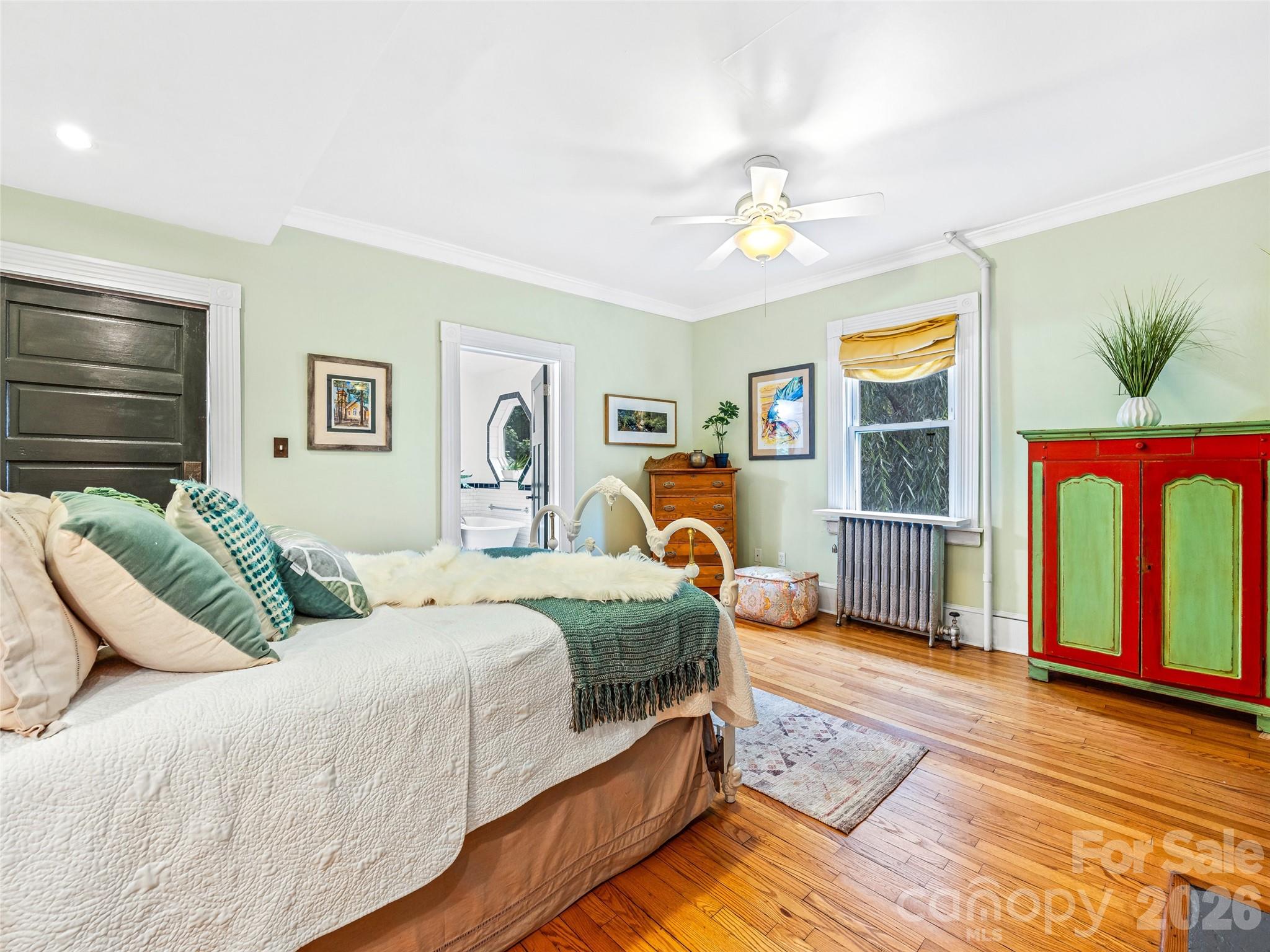 138 S French Broad Avenue Property Photo 10