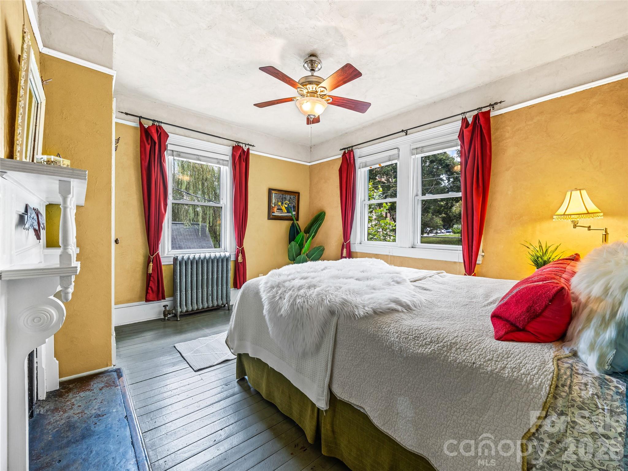138 S French Broad Avenue Property Photo 19