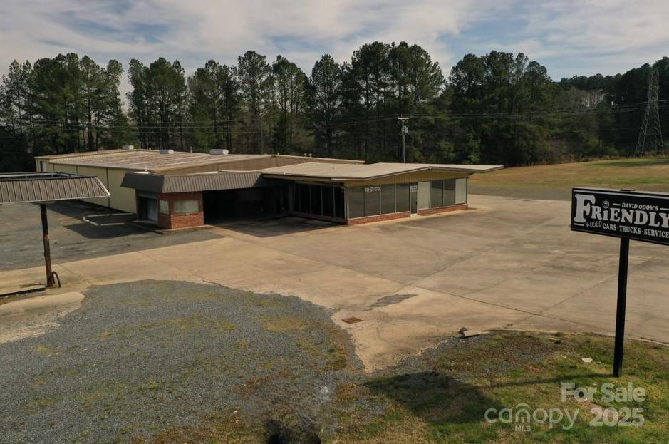 1055 Albemarle Road Property Photo 1