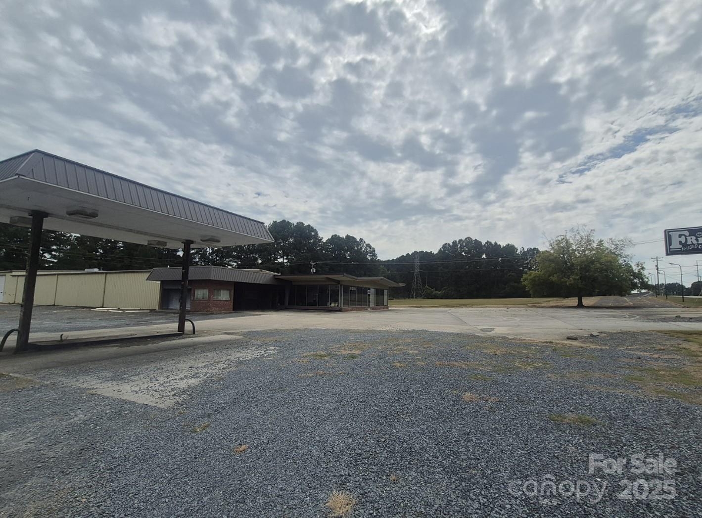 1055 Albemarle Road Property Photo 10