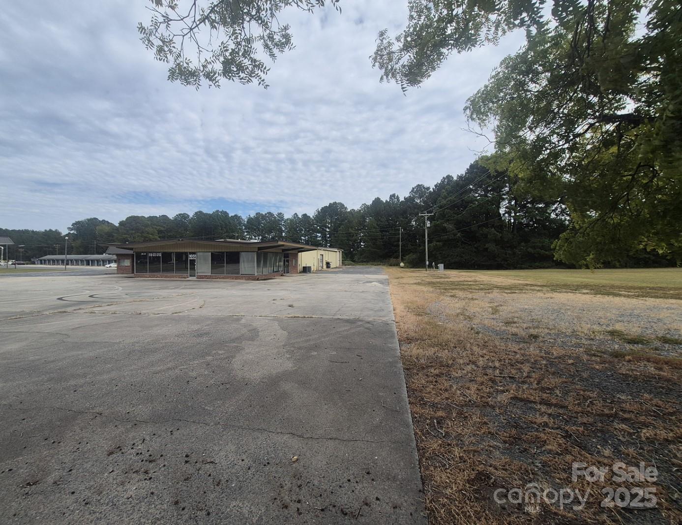 1055 Albemarle Road Property Photo 11