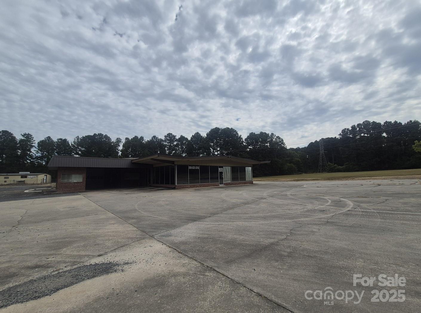 1055 Albemarle Road Property Photo 12