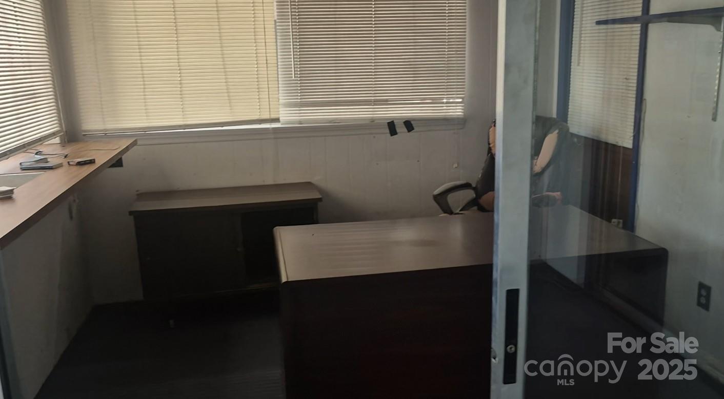 1055 Albemarle Road Property Photo 15