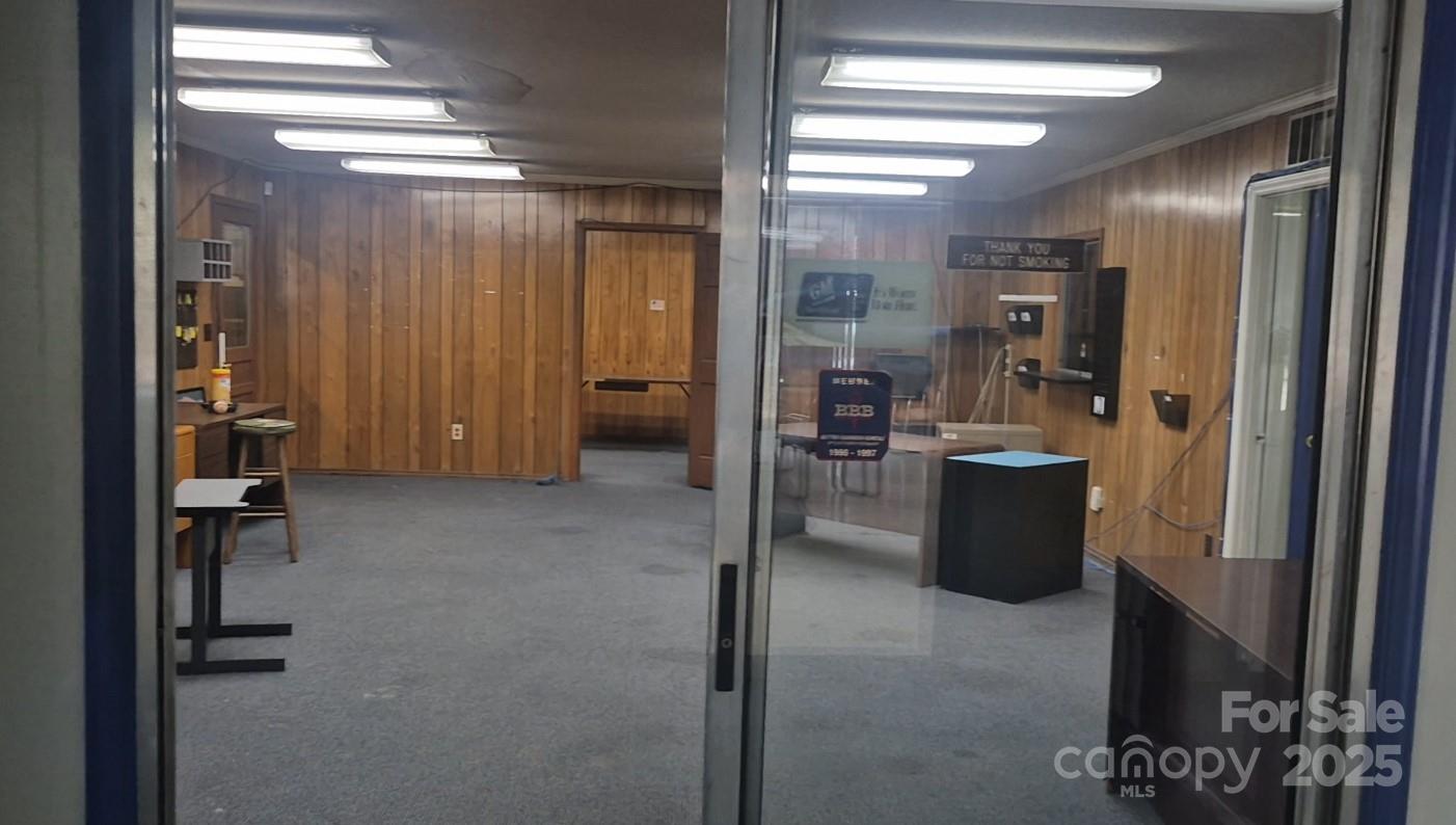1055 Albemarle Road Property Photo 16