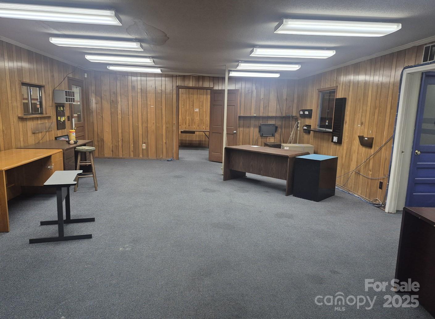1055 Albemarle Road Property Photo 17