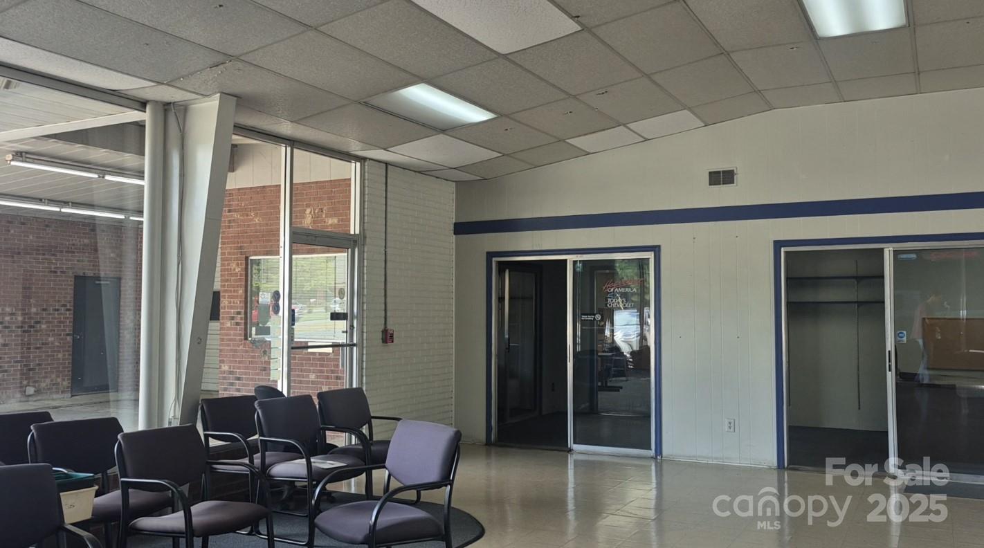1055 Albemarle Road Property Photo 18