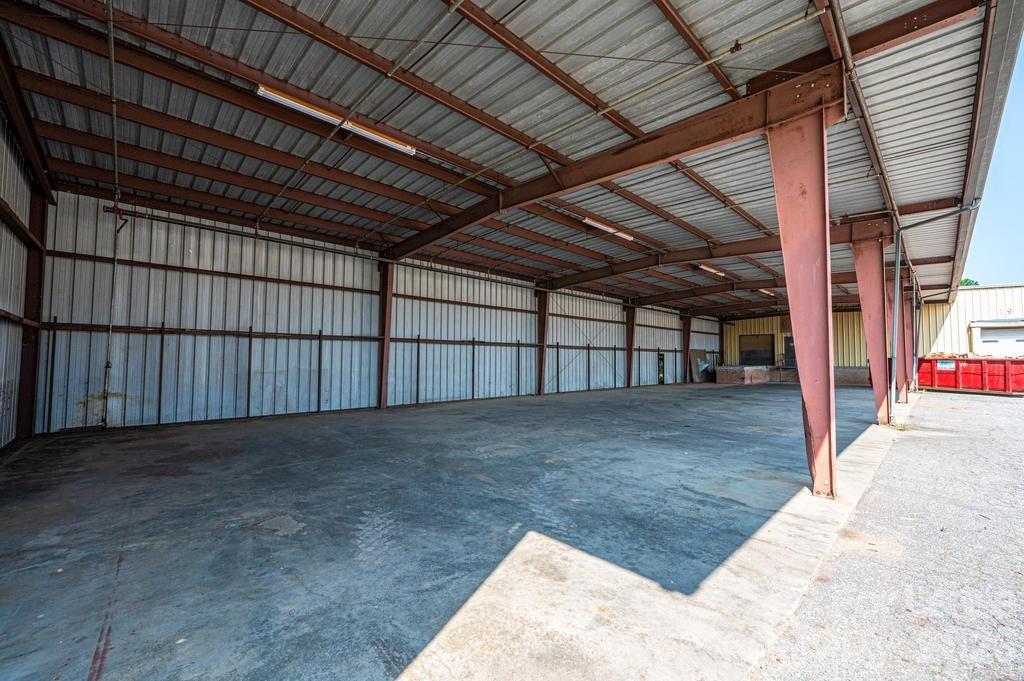 1120 1st Street Property Photo 4