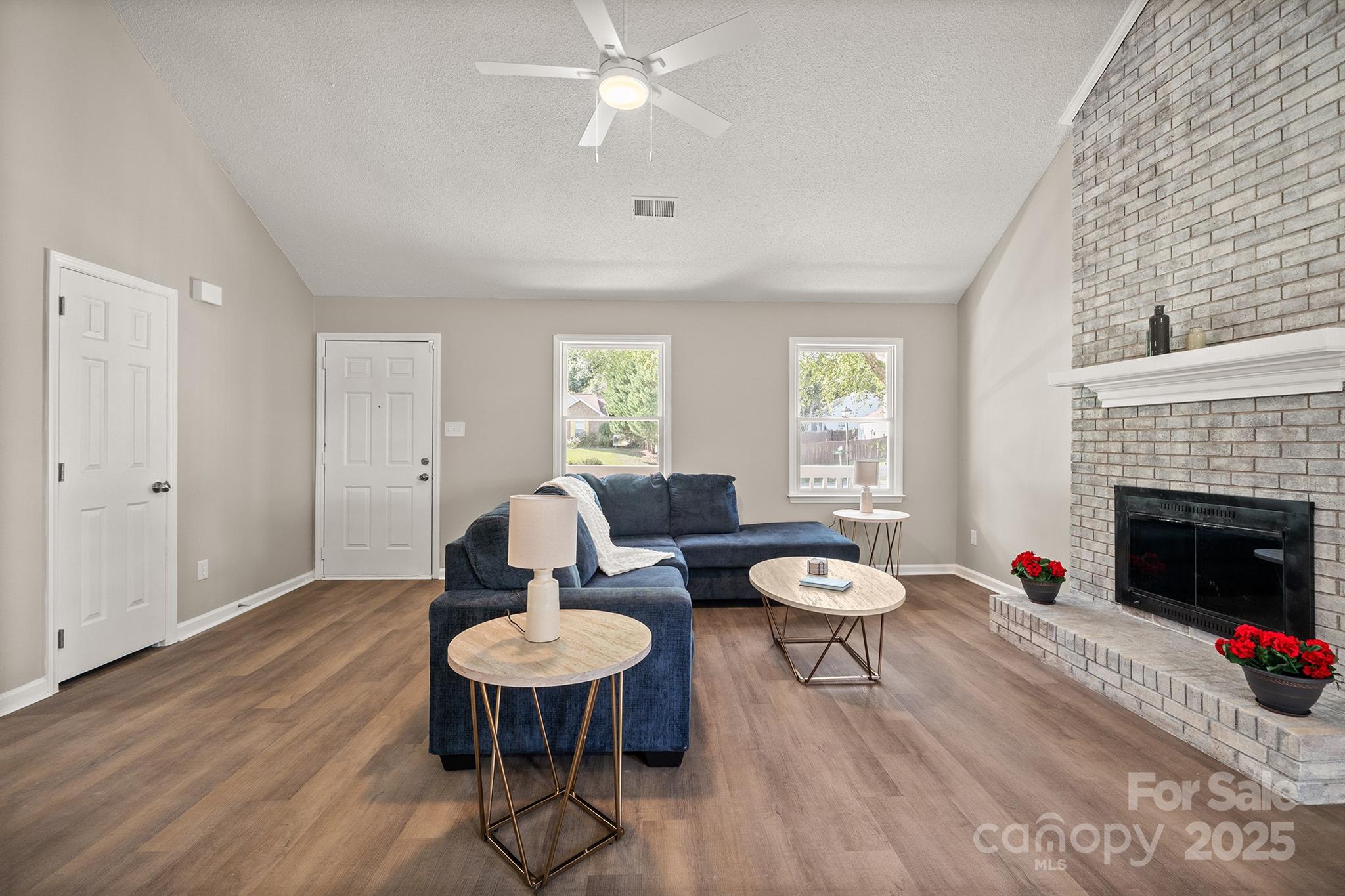 8122 Cadmium Court Property Photo 4