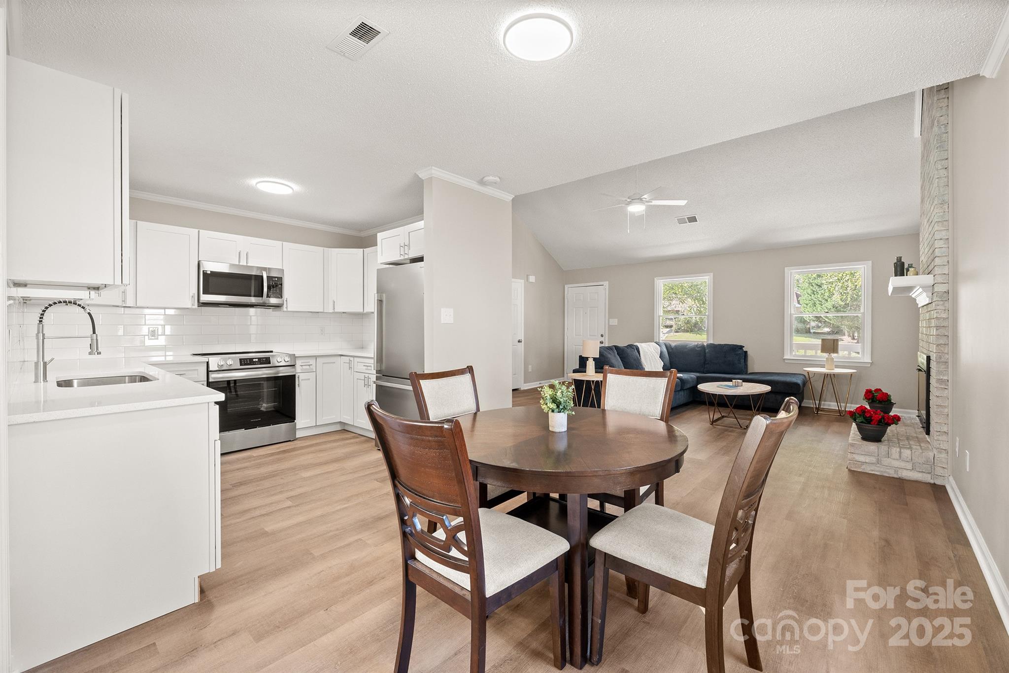 8122 Cadmium Court Property Photo 8