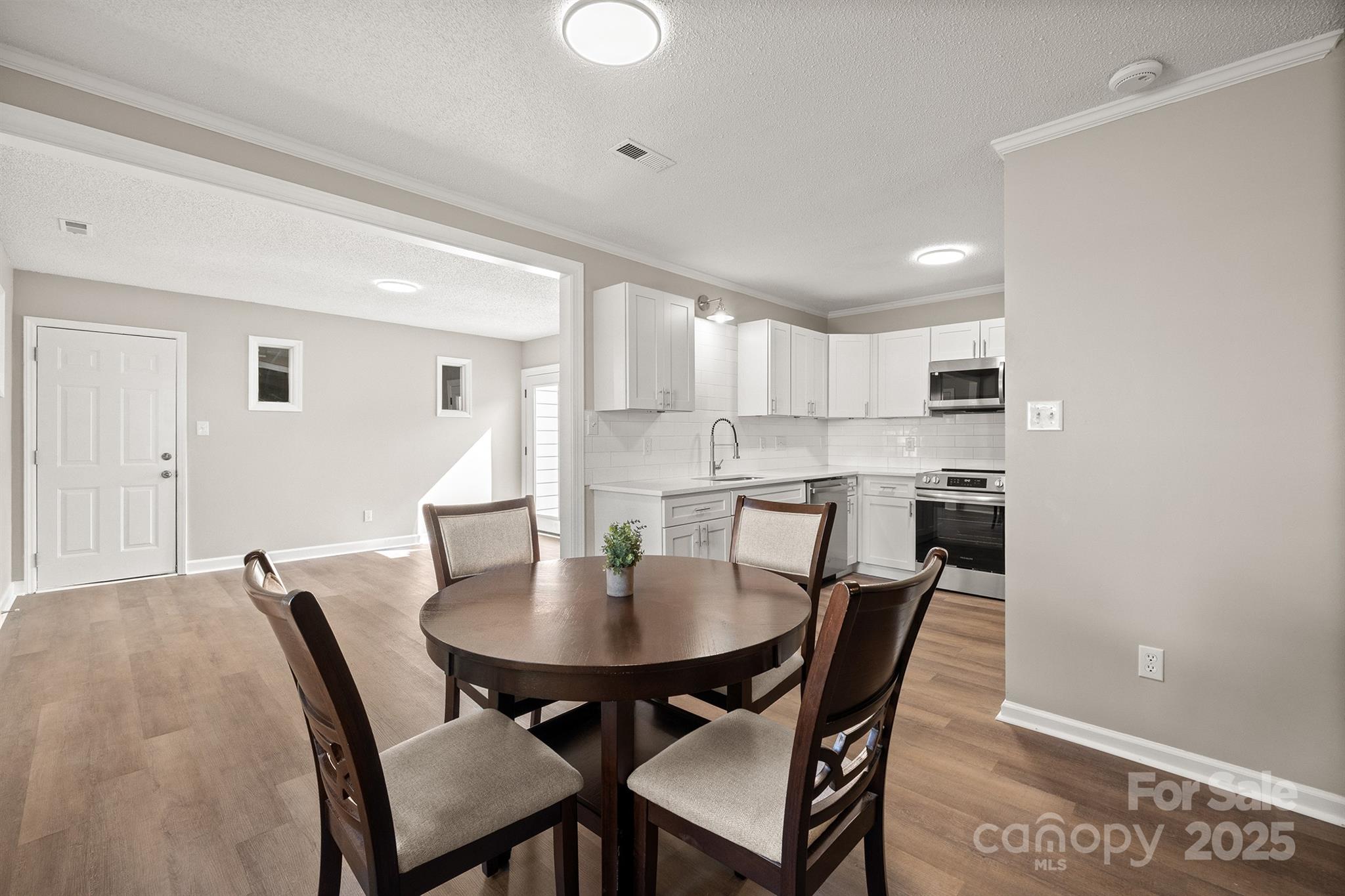 8122 Cadmium Court Property Photo 10