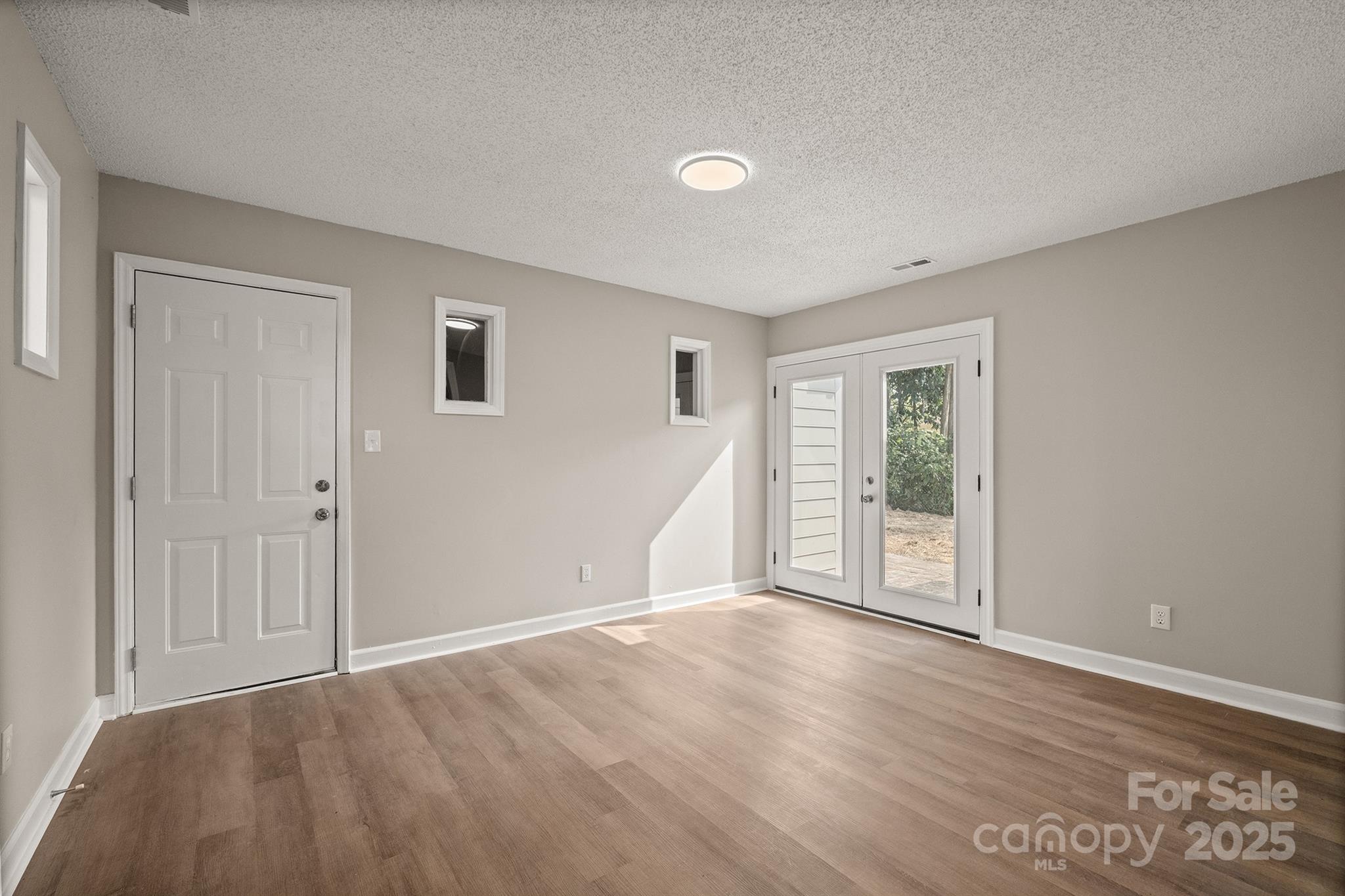8122 Cadmium Court Property Photo 16