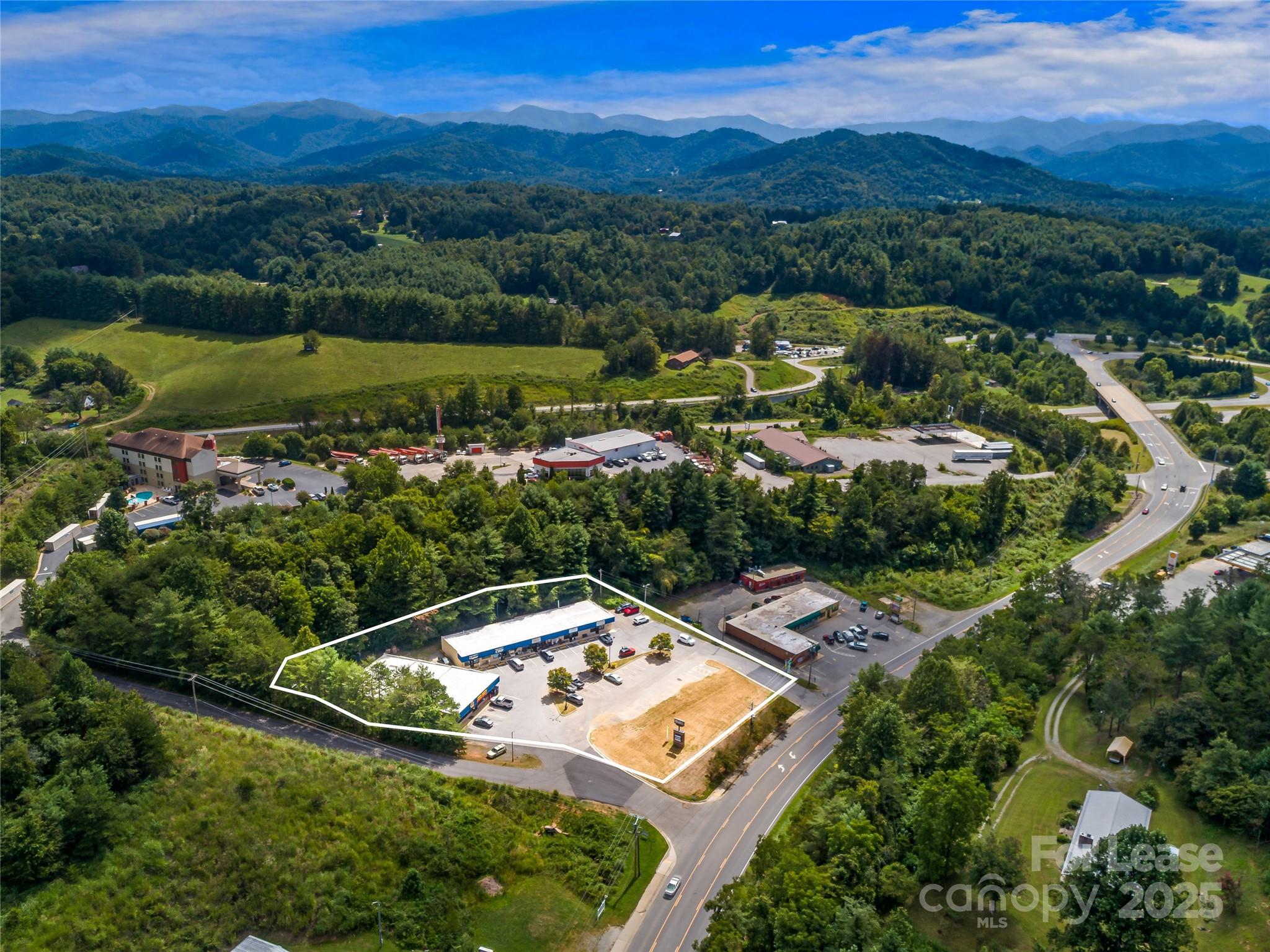 695 Carl Eller Road Property Photo 18