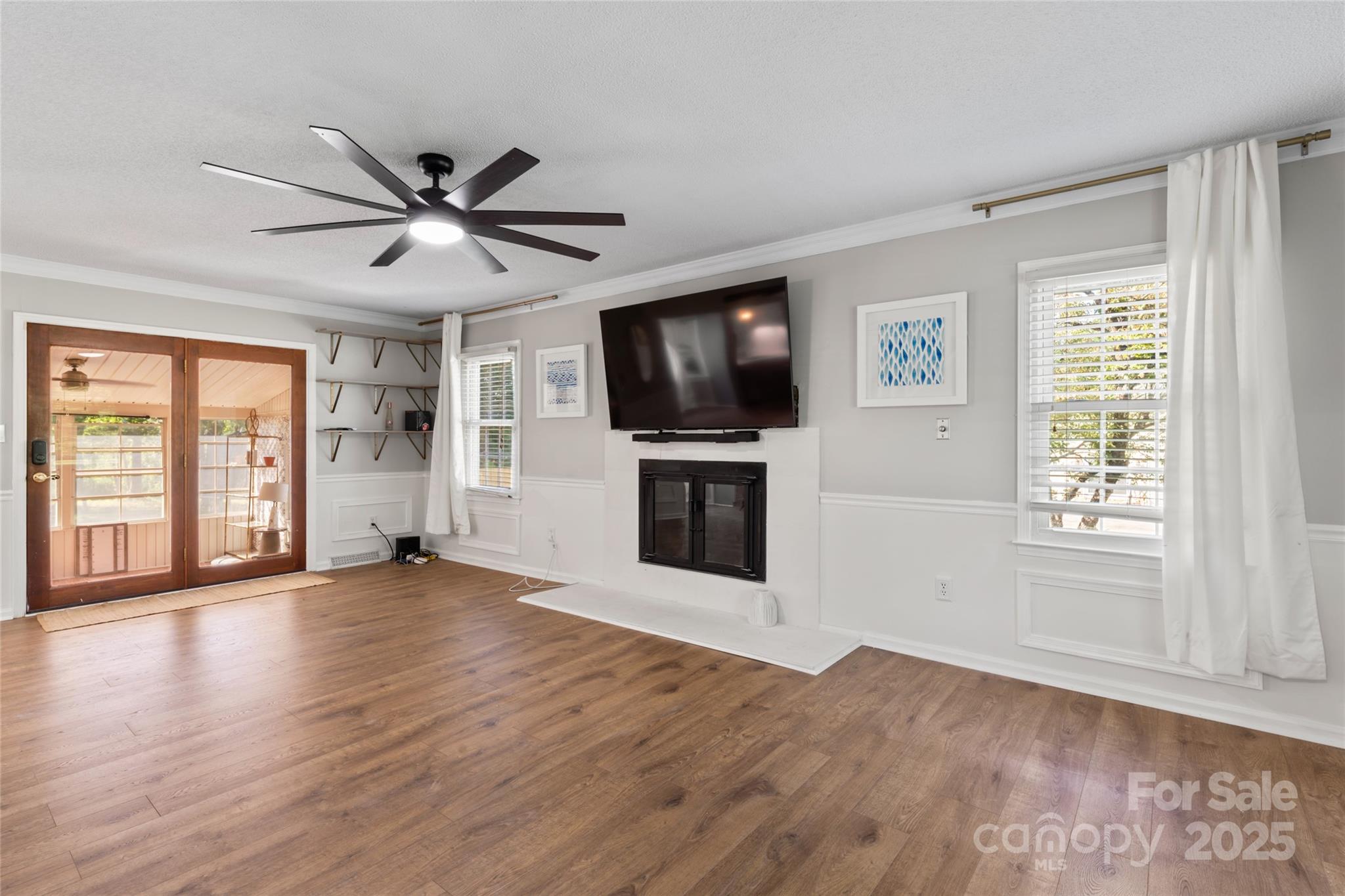 360 Palomino Drive Property Photo 6