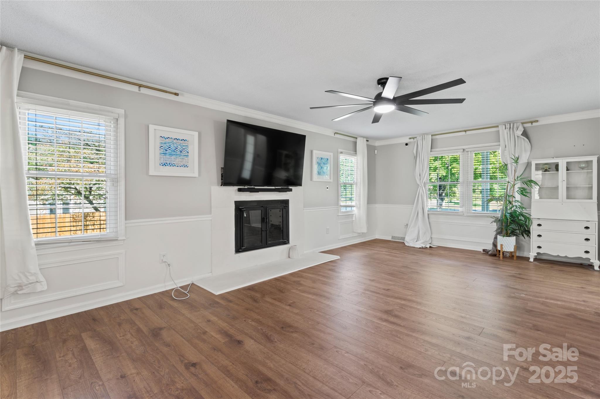 360 Palomino Drive Property Photo 8