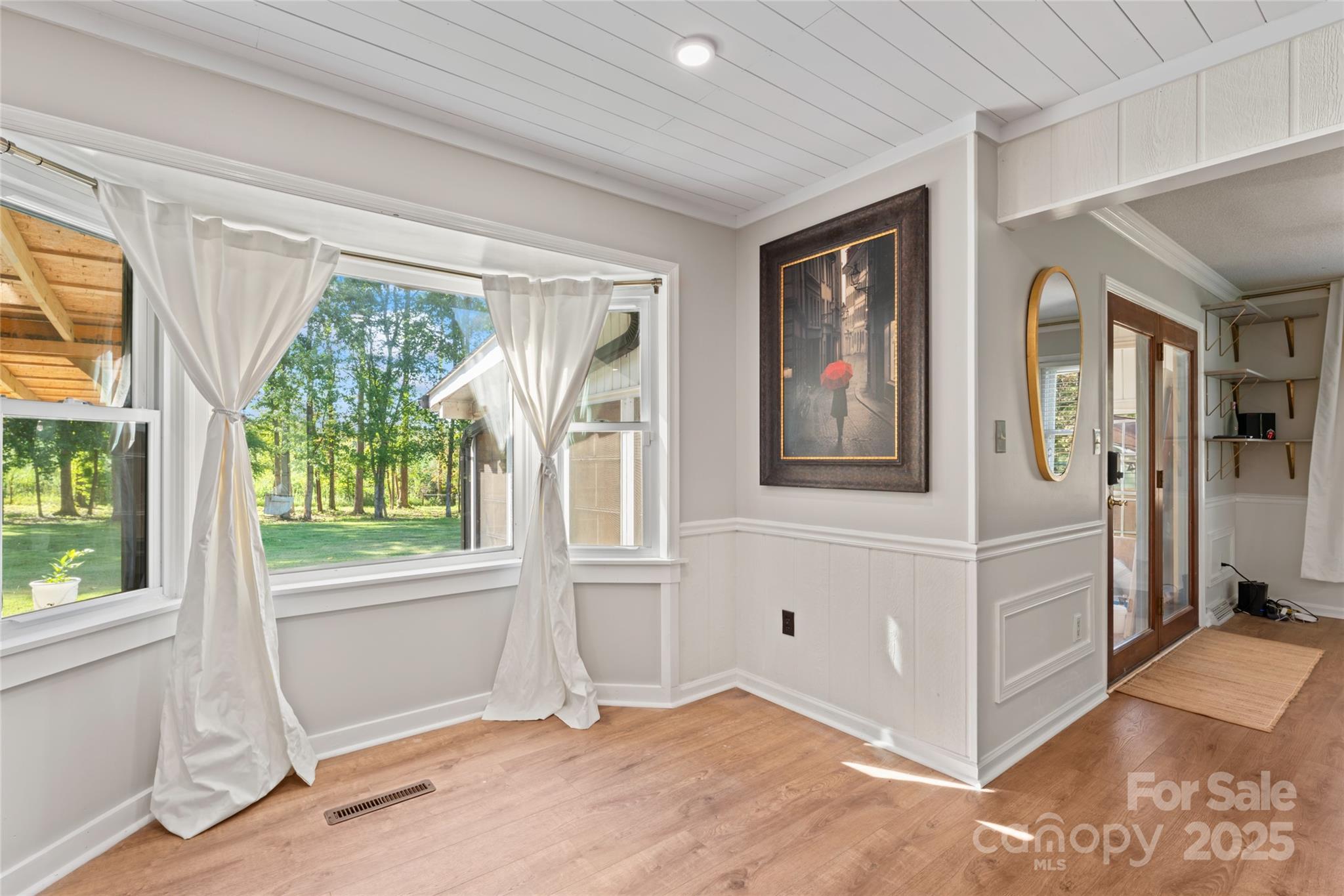 360 Palomino Drive Property Photo 11