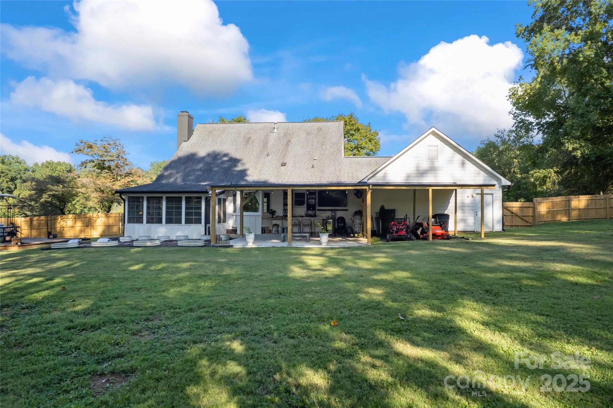 360 Palomino Drive Property Photo 40