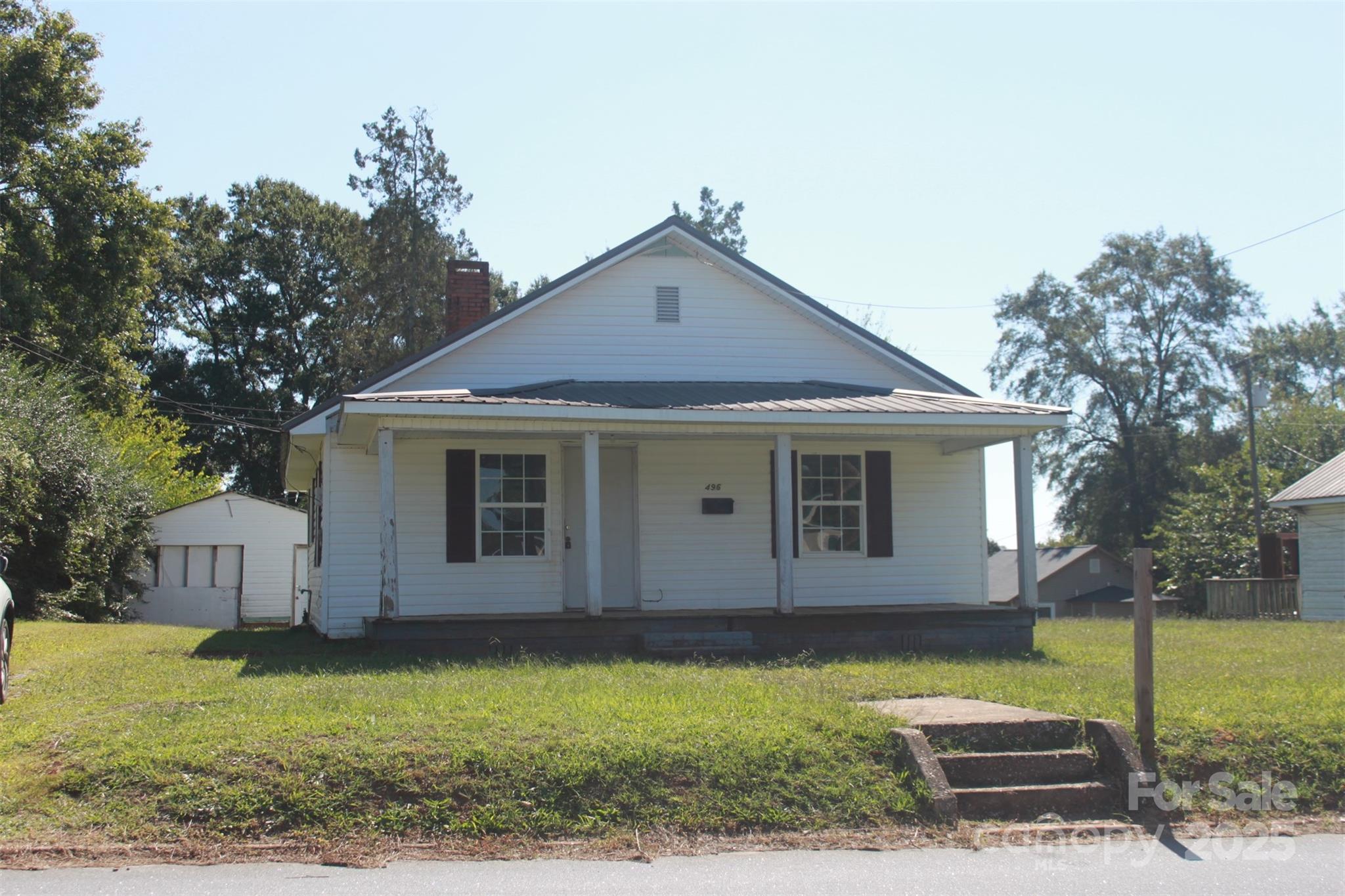 496 Spindale Street Property Photo 3