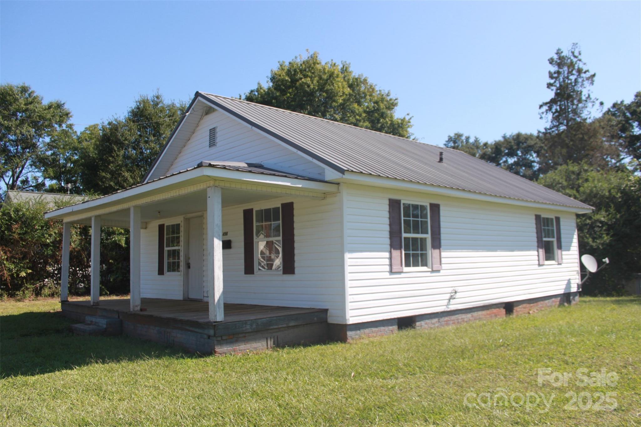 496 Spindale Street Property Photo 4
